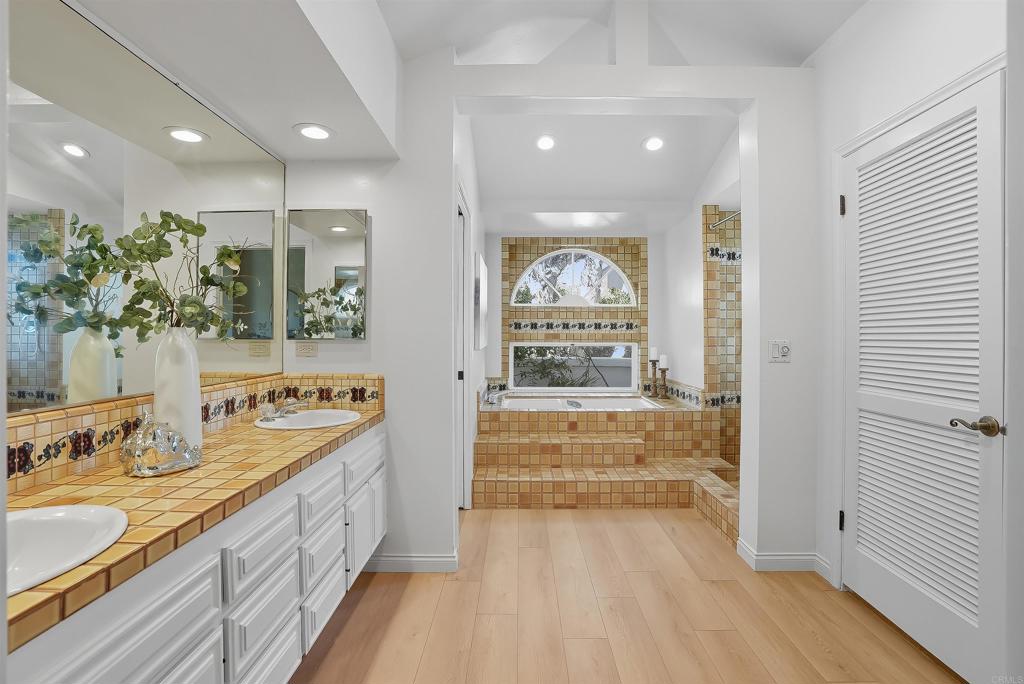 2206 Running Spring Place