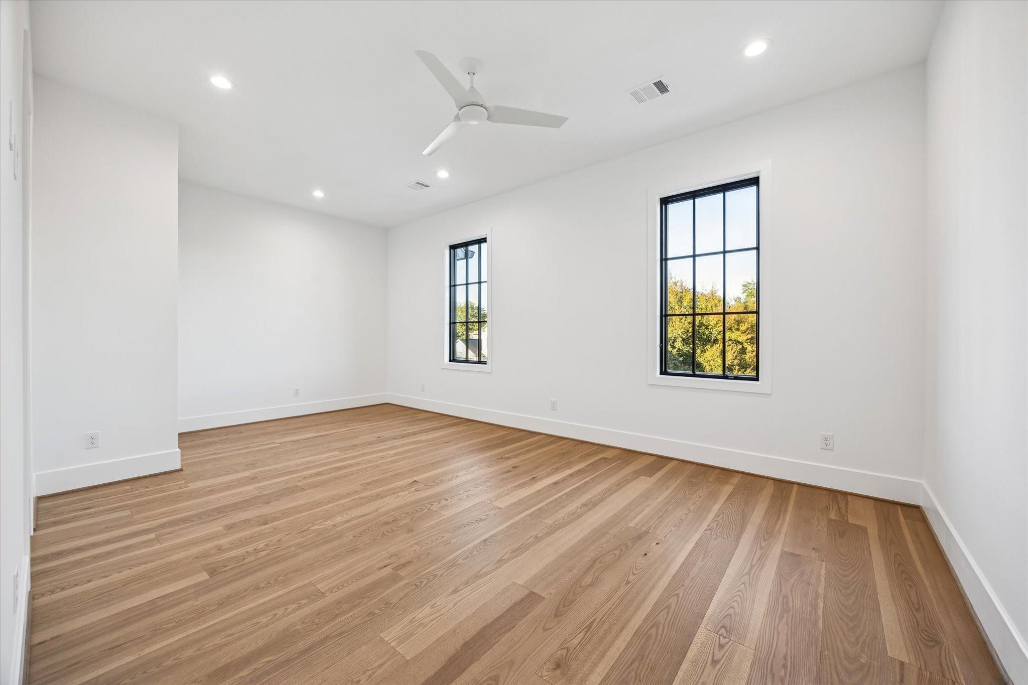 320 W 32nd Street