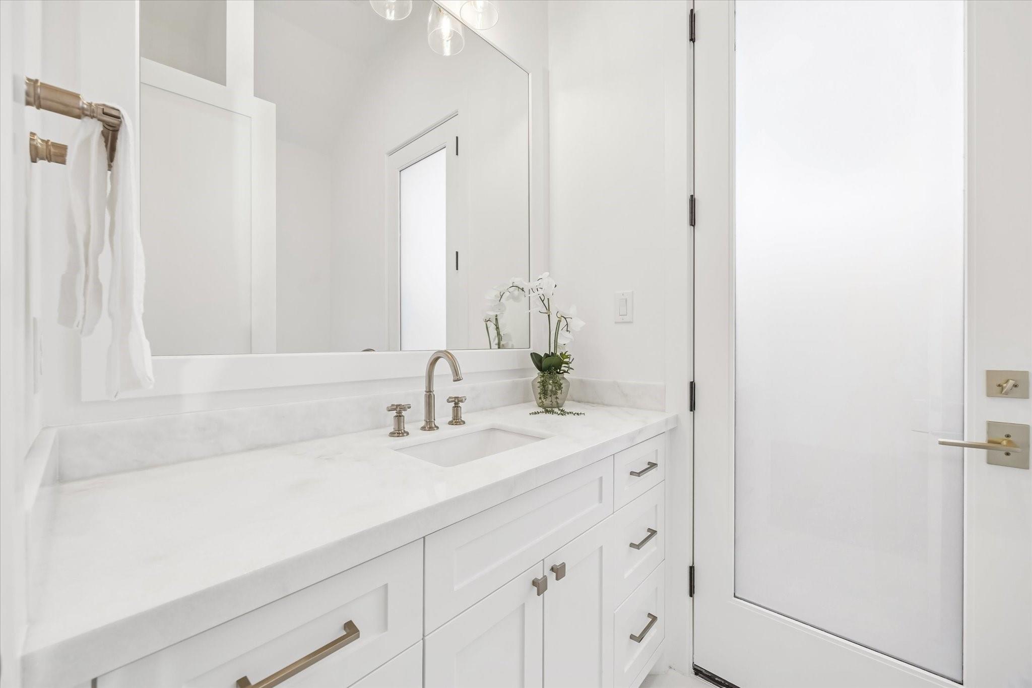 320 W 32nd Street