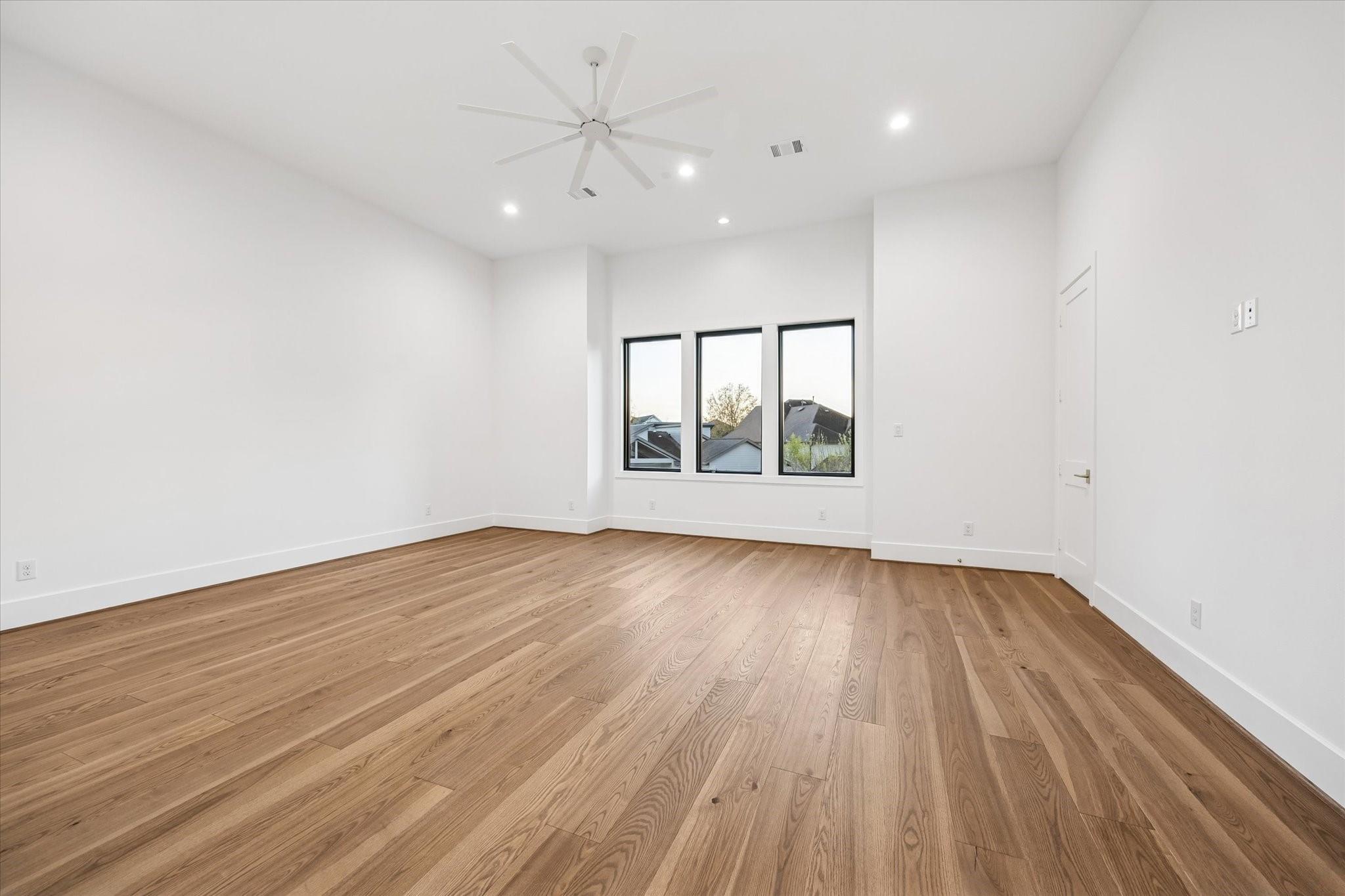 320 W 32nd Street