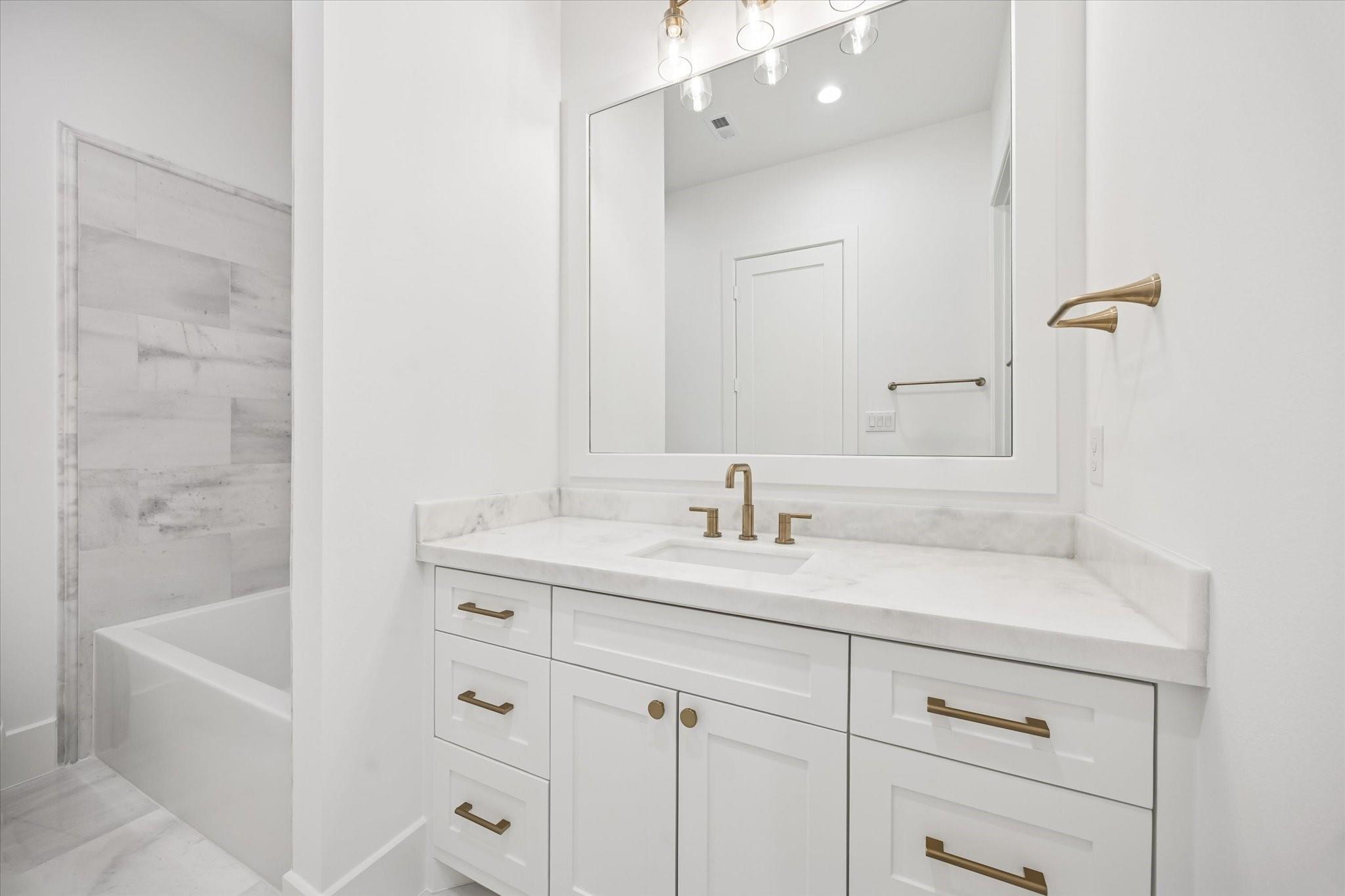 320 W 32nd Street