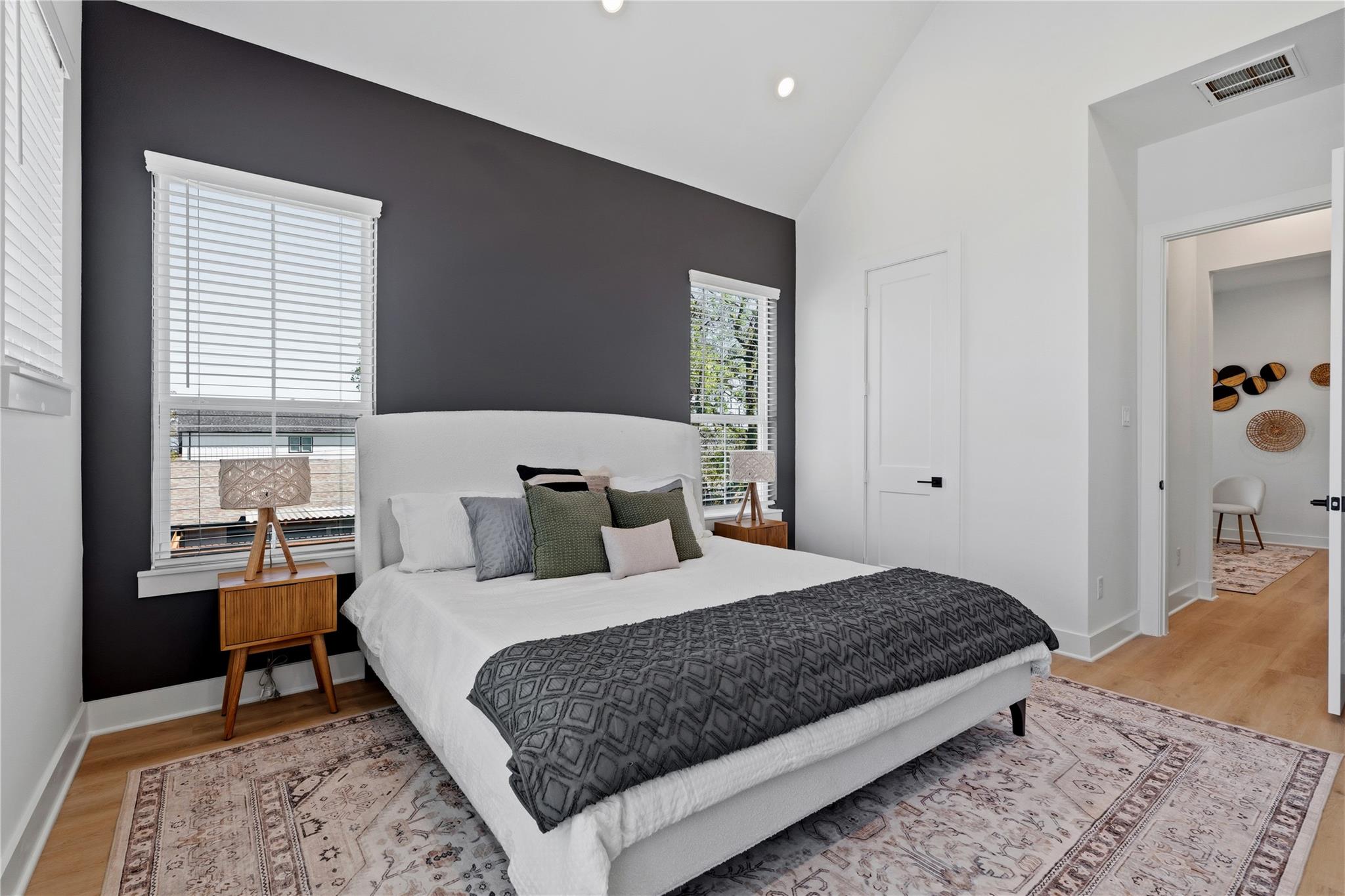 4610 & 4608 A/B Gunter Street