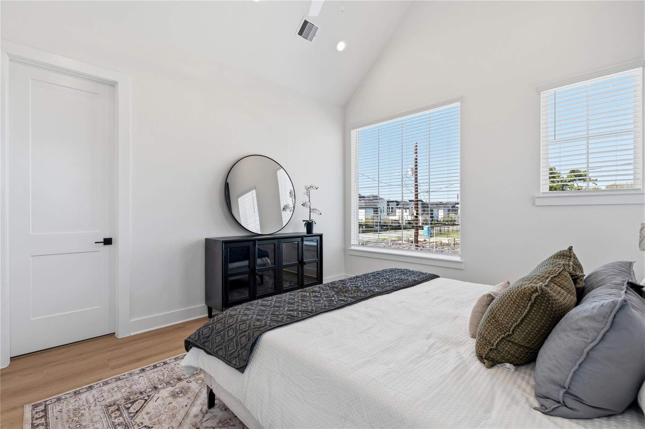 4610 & 4608 A/B Gunter Street