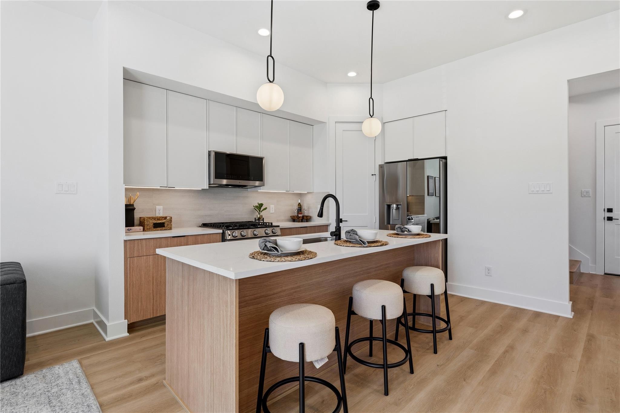 4610 & 4608 A/B Gunter Street