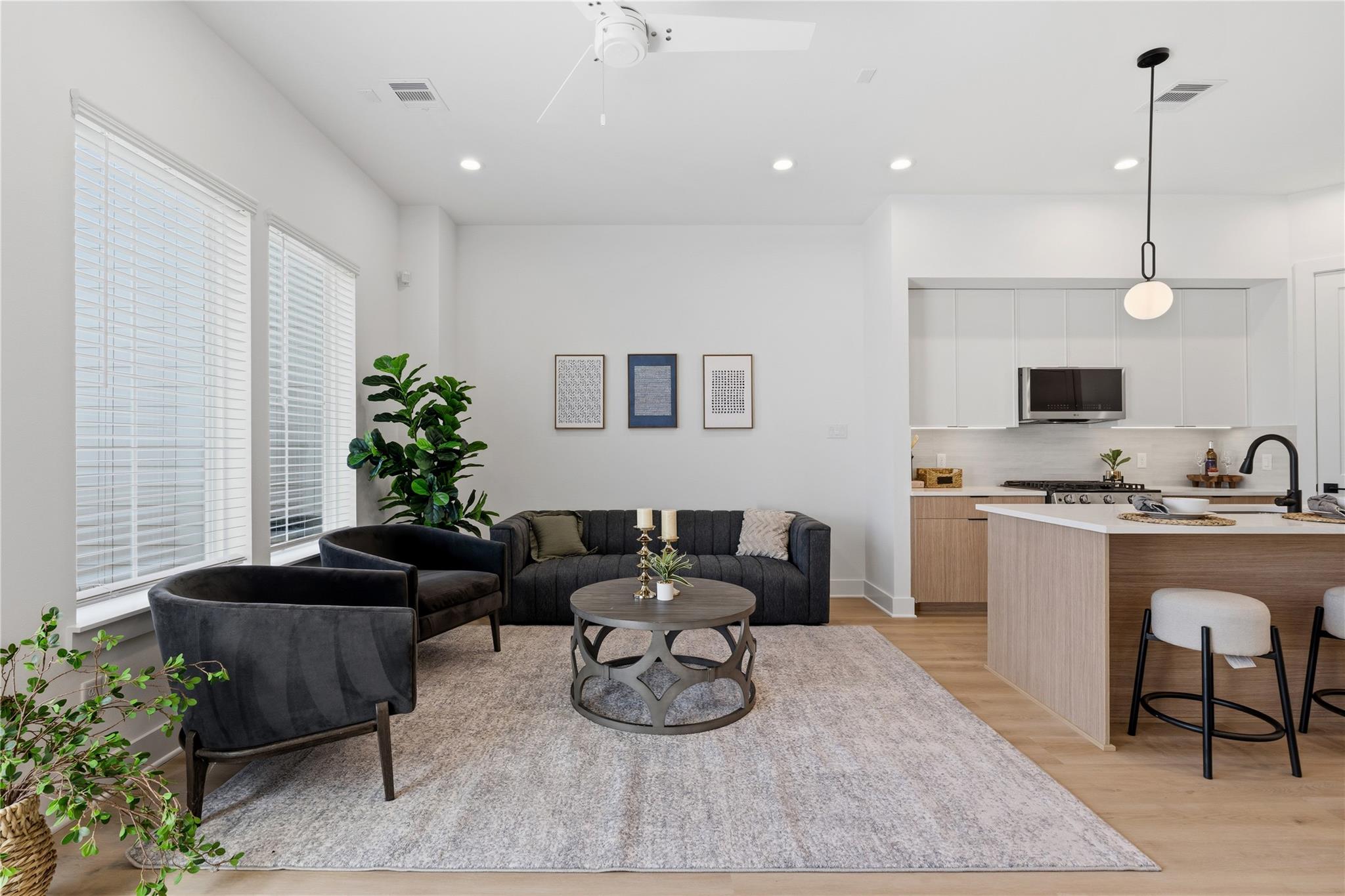 4610 & 4608 A/B Gunter Street
