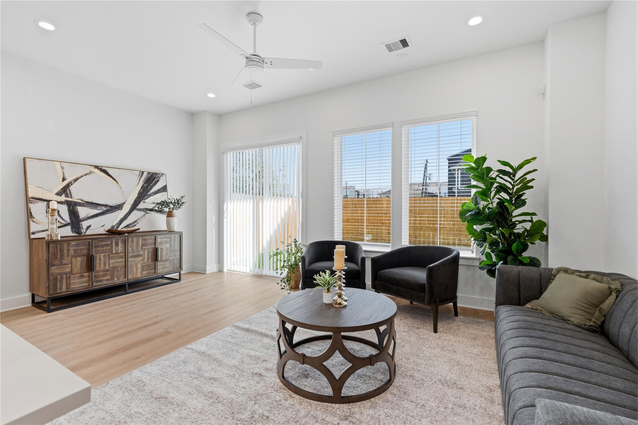 4610 & 4608 A/B Gunter Street