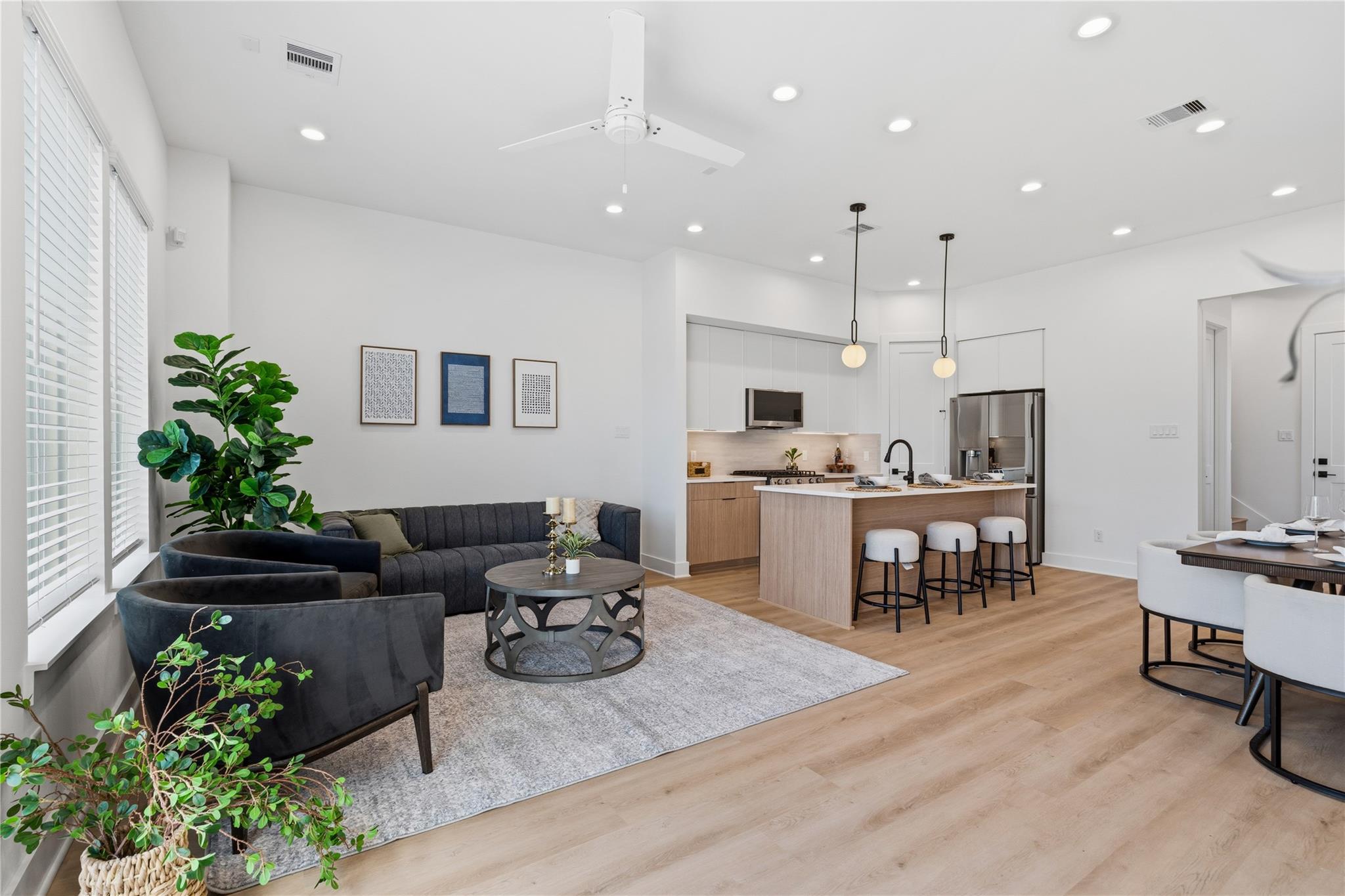 4610 & 4608 A/B Gunter Street