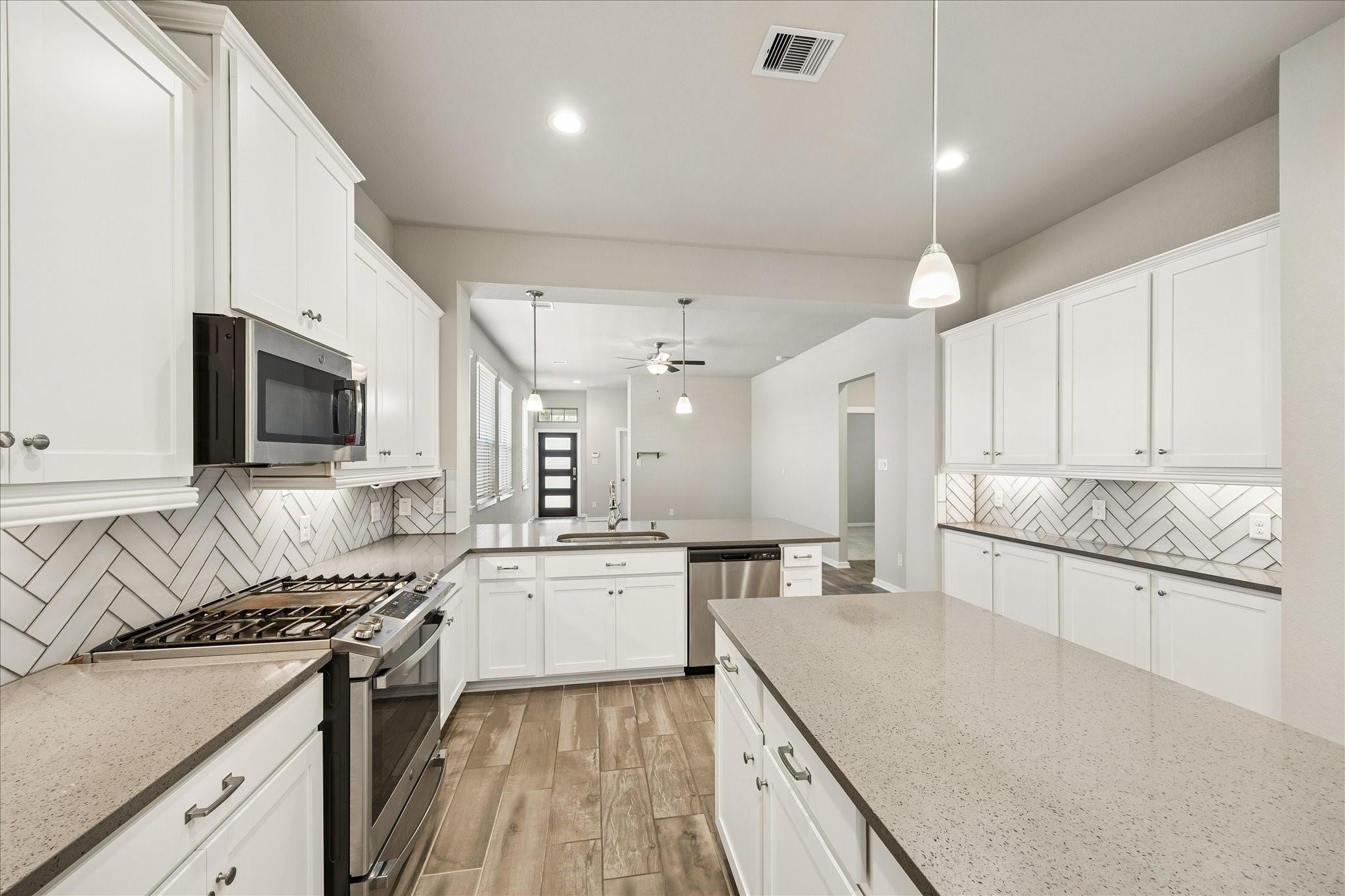 7043 Coneflower Creek