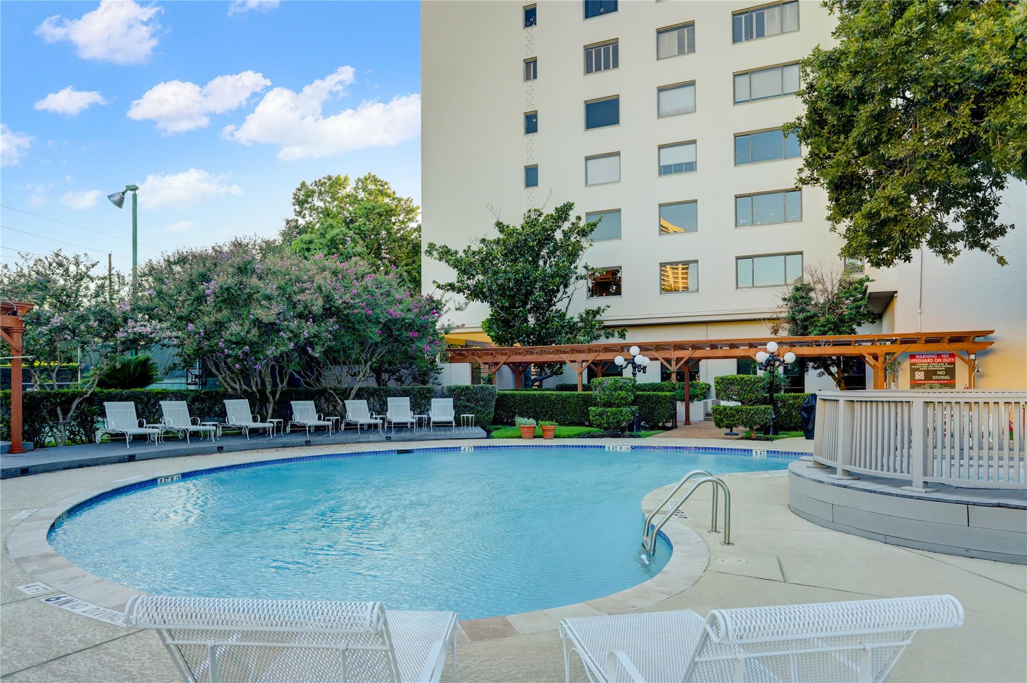 1400 Hermann Drive # 15D