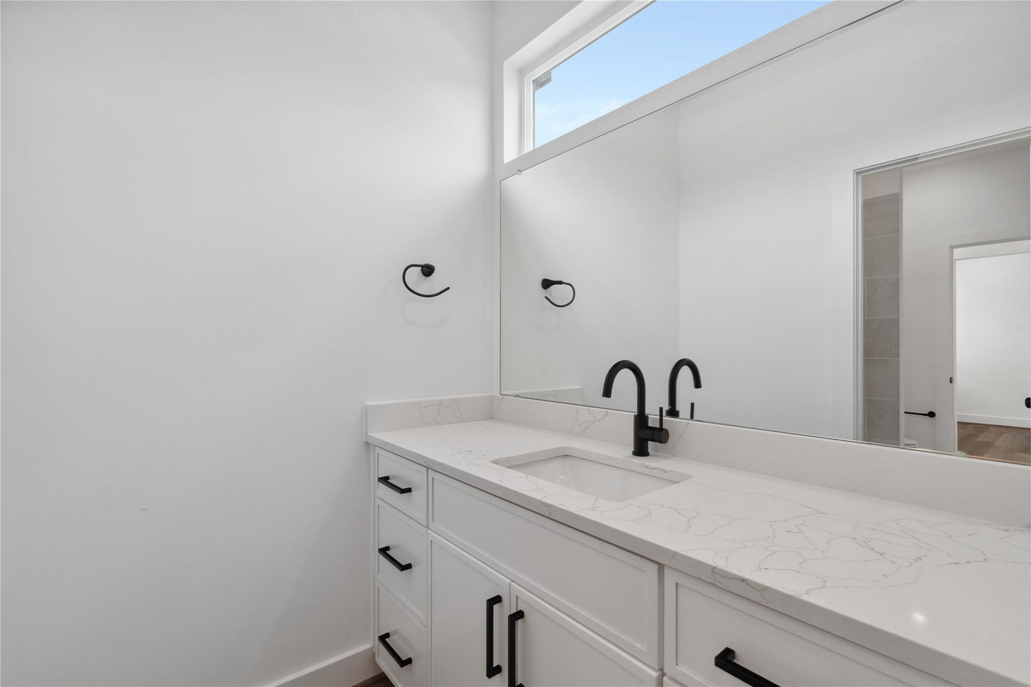 1031 S Victory Drive