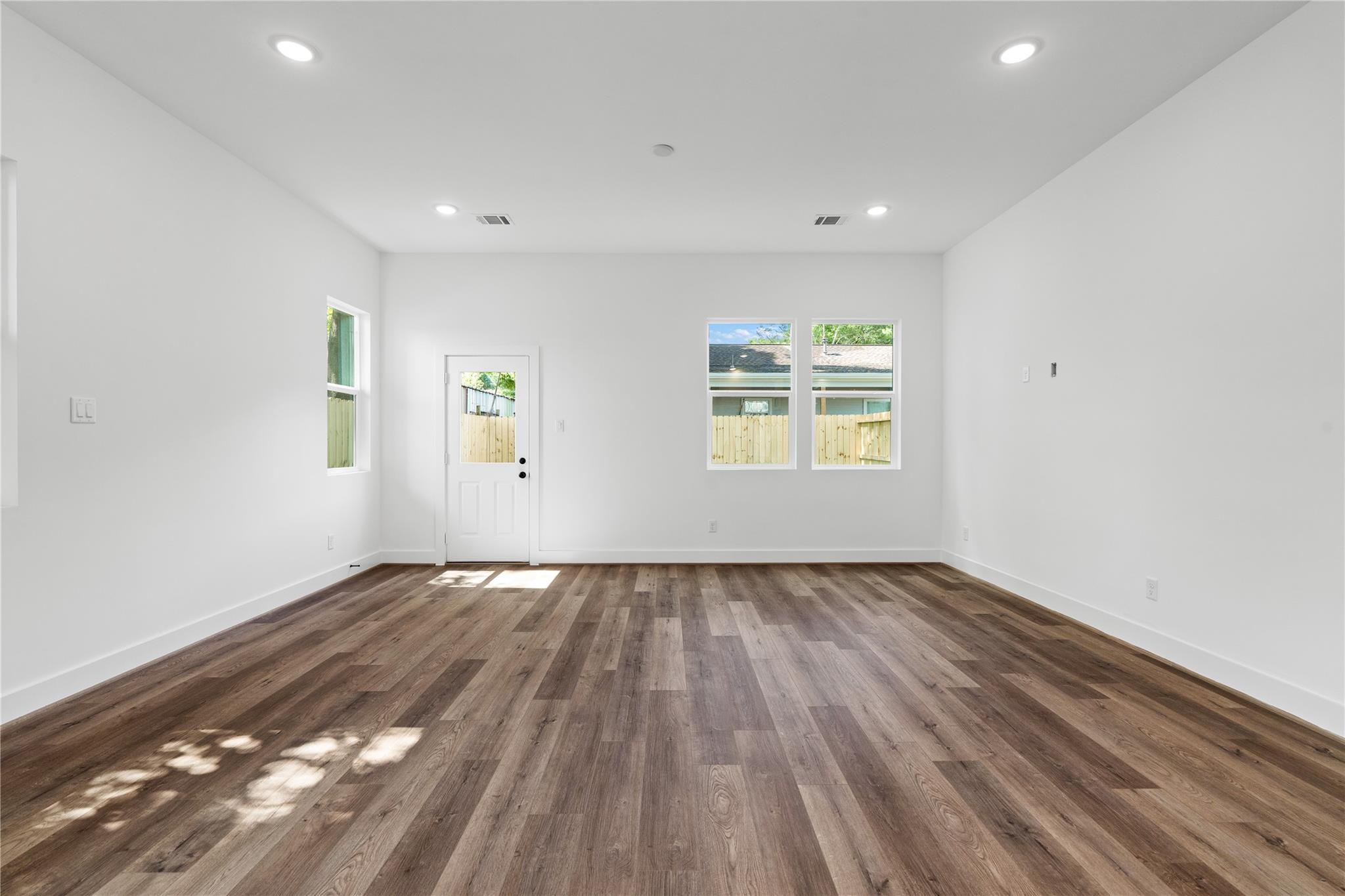 1031 S Victory Drive