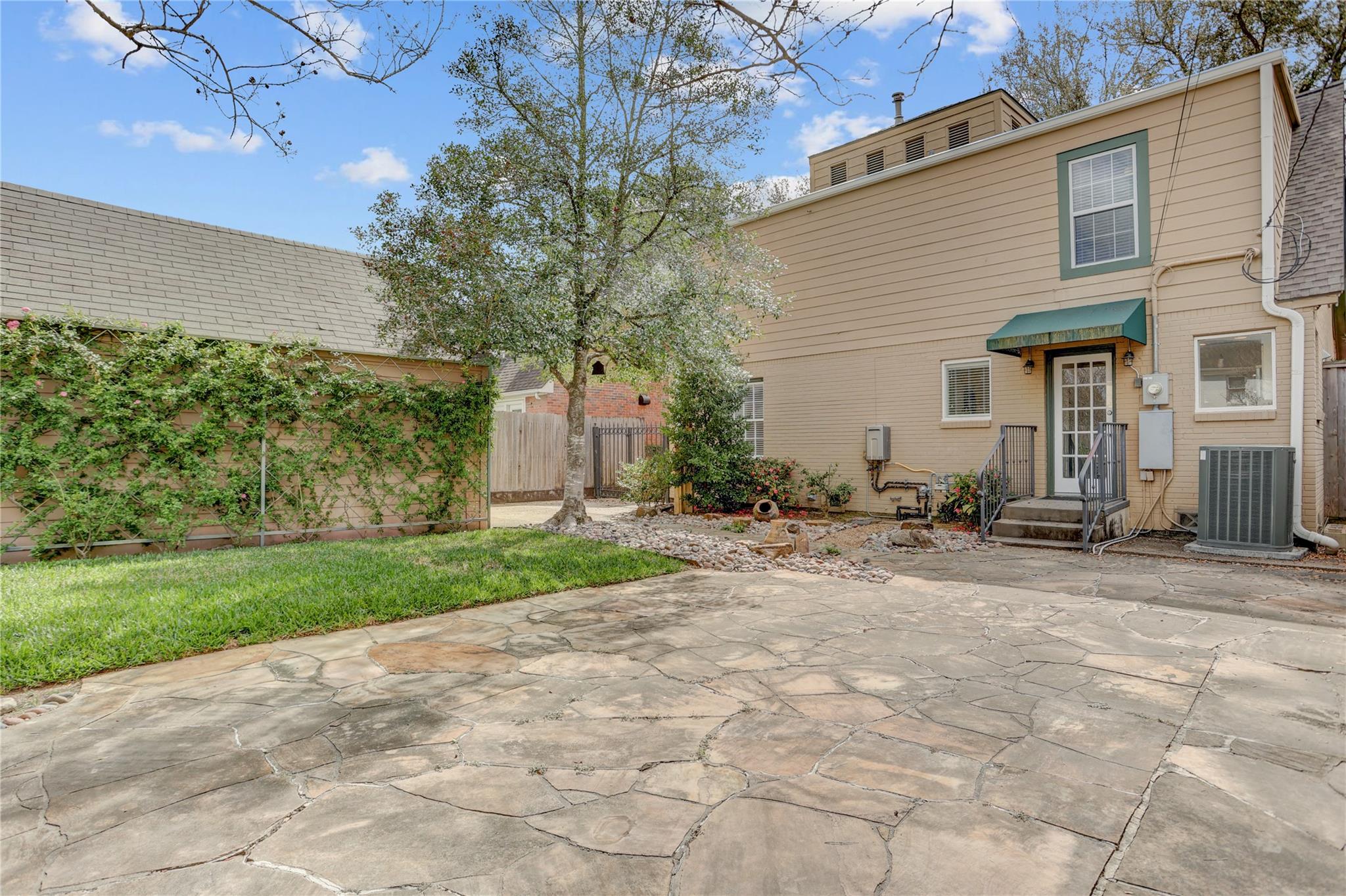 2412 Nottingham Street