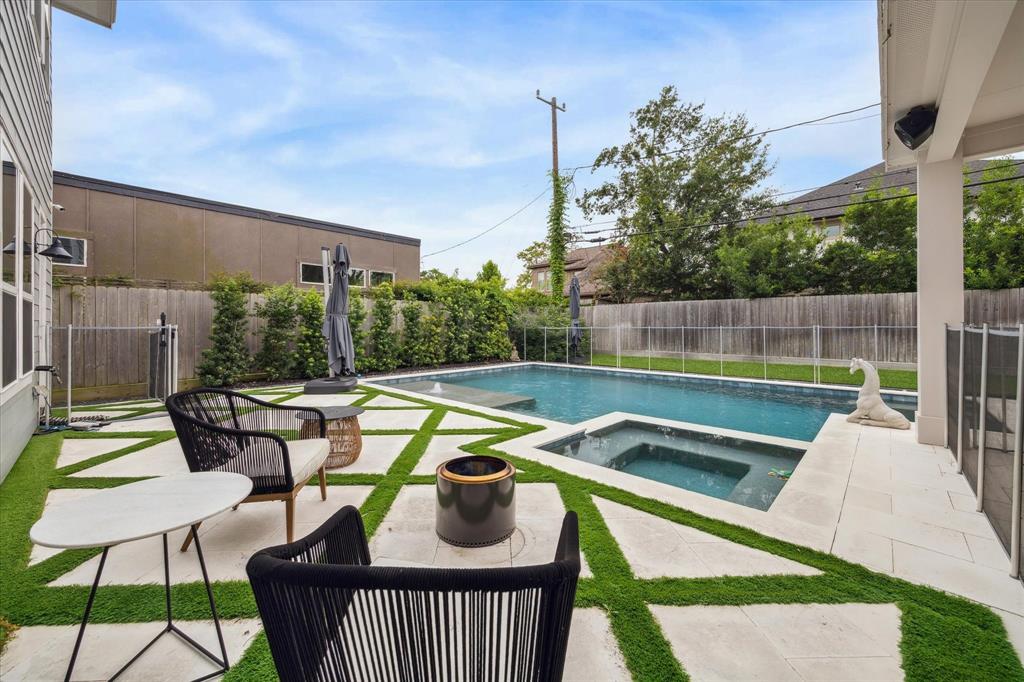 1558 Cheshire Lane