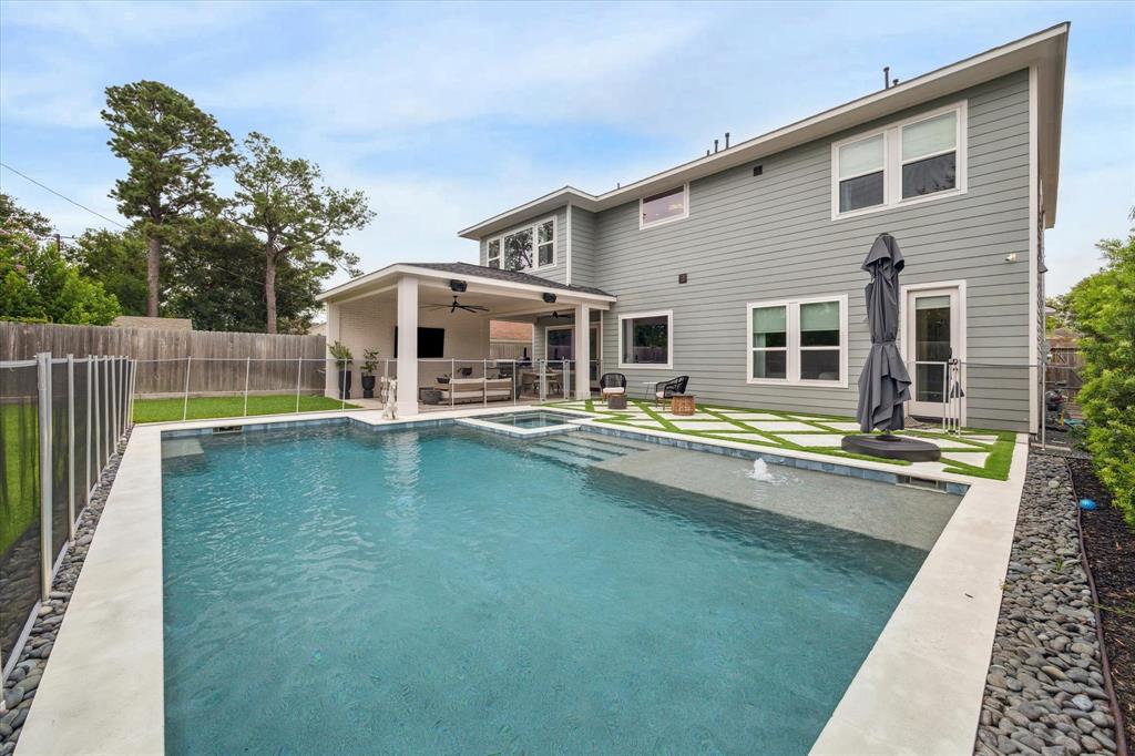 1558 Cheshire Lane