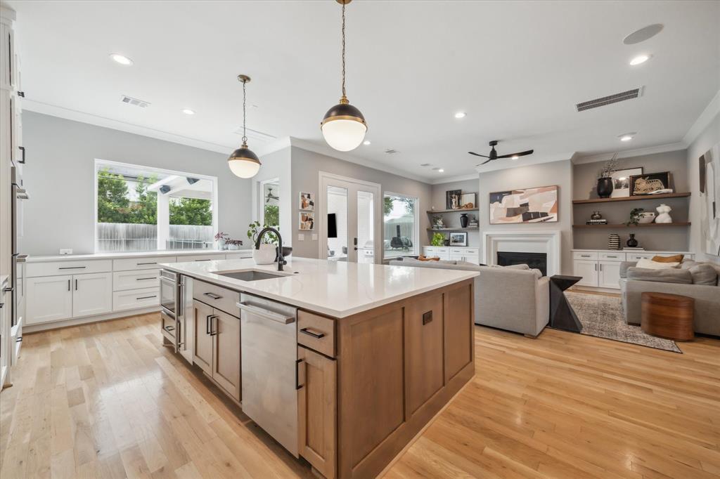 1558 Cheshire Lane