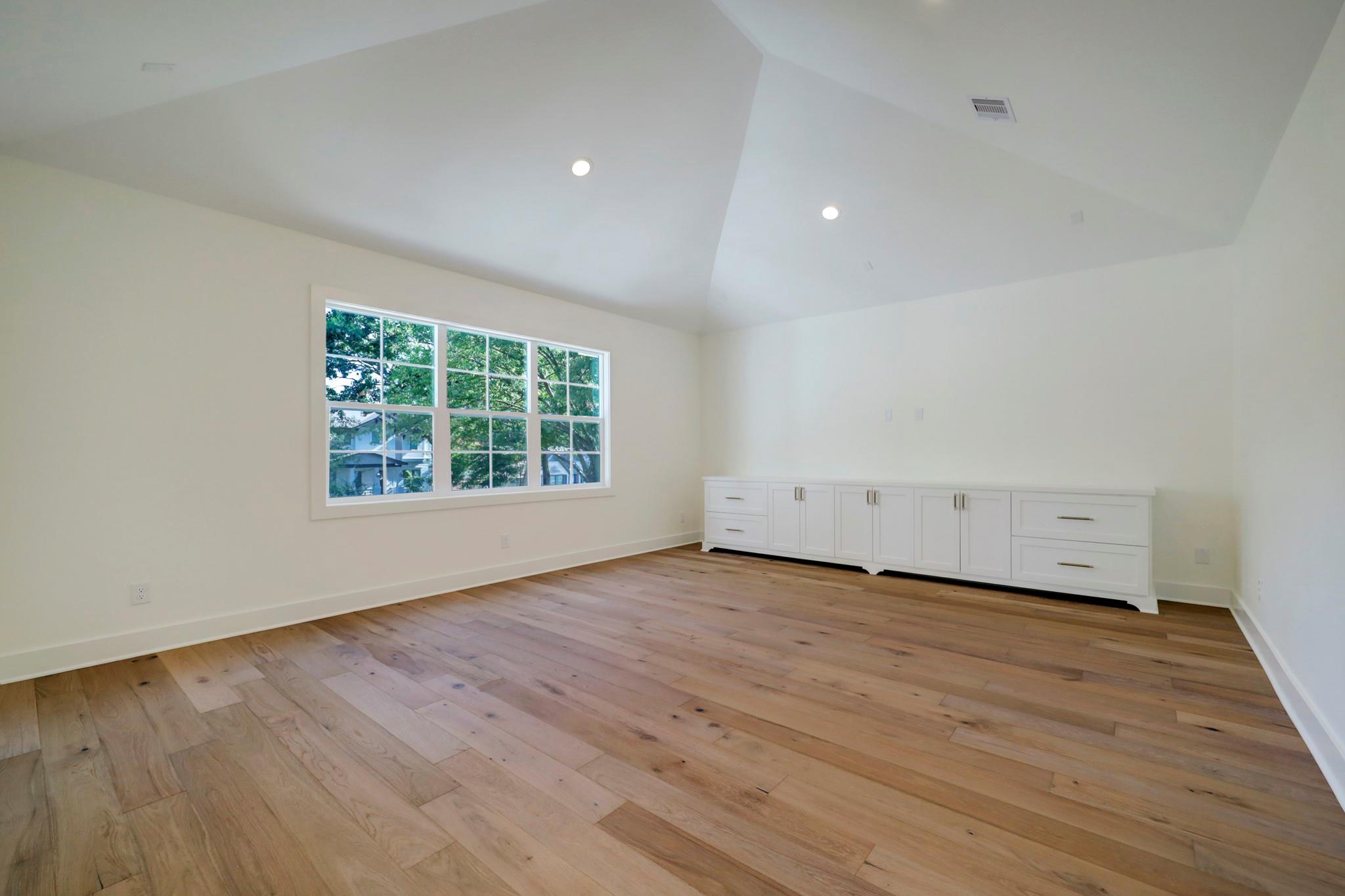 1046 Gardenia Drive
