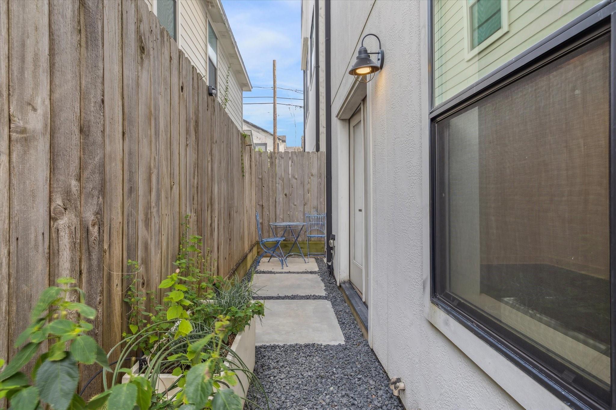 1408 Ruthven Street