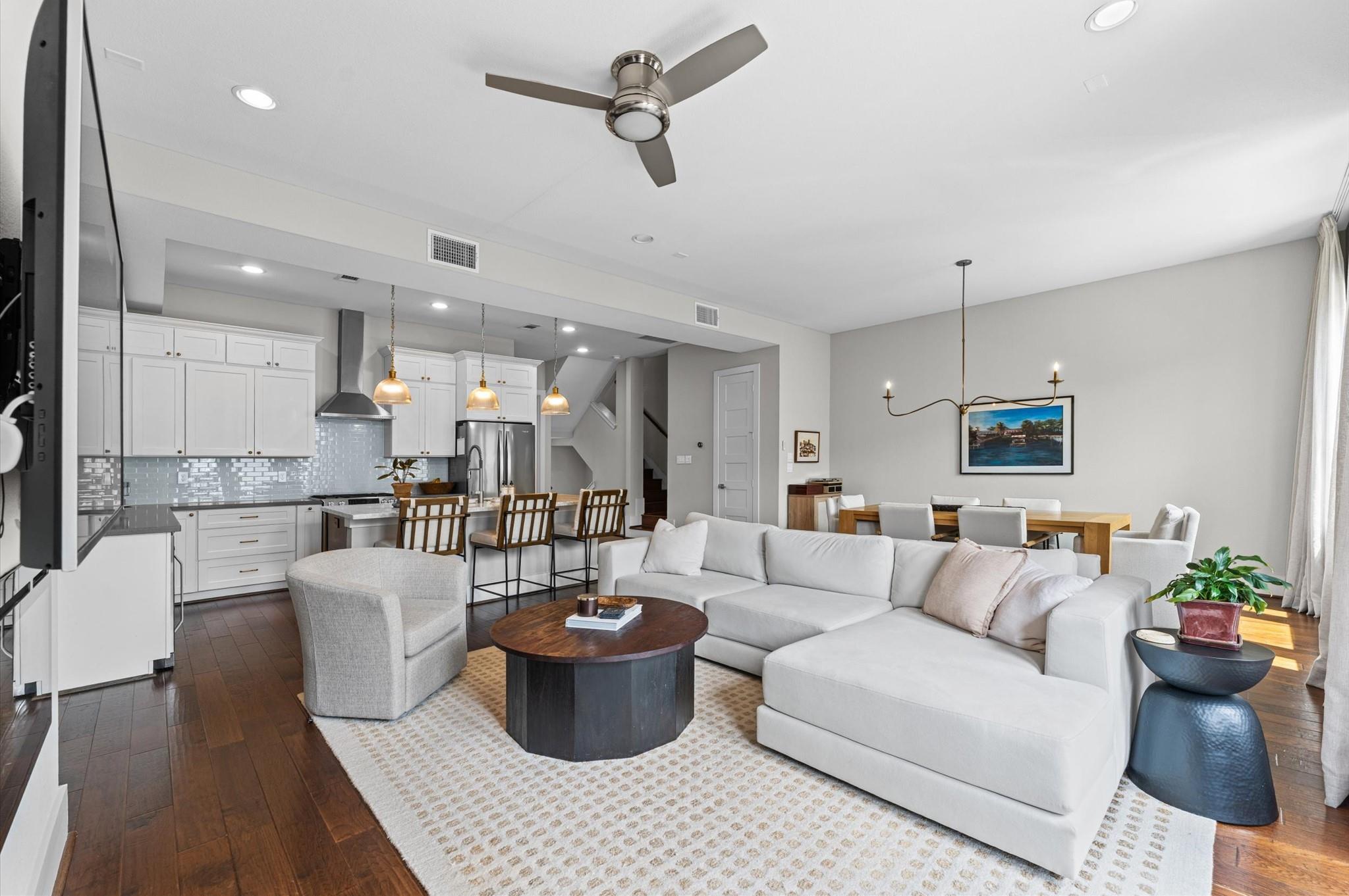 910 W 18th Street # B