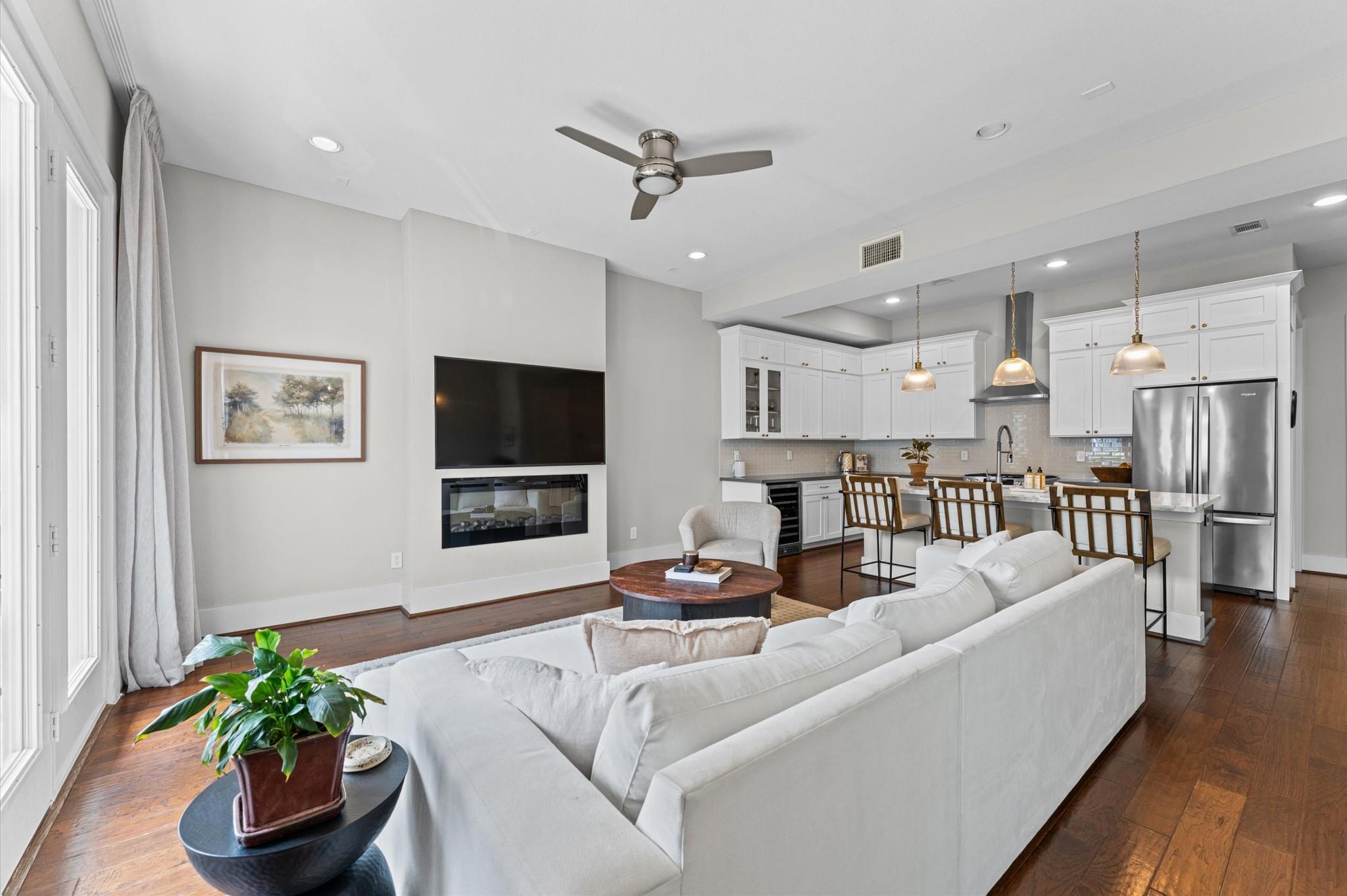 910 W 18th Street # B