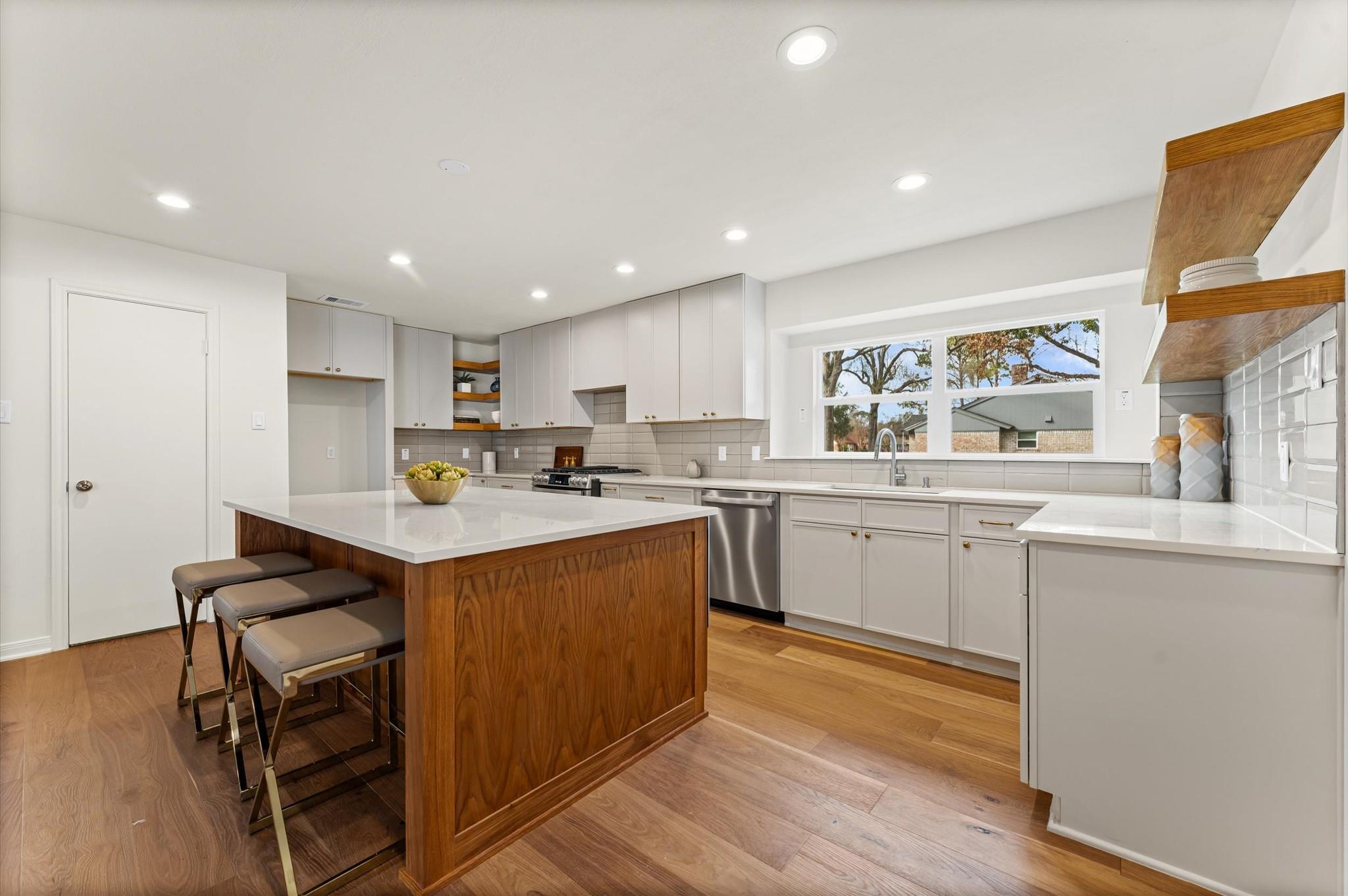 2630 Shadowdale Drive