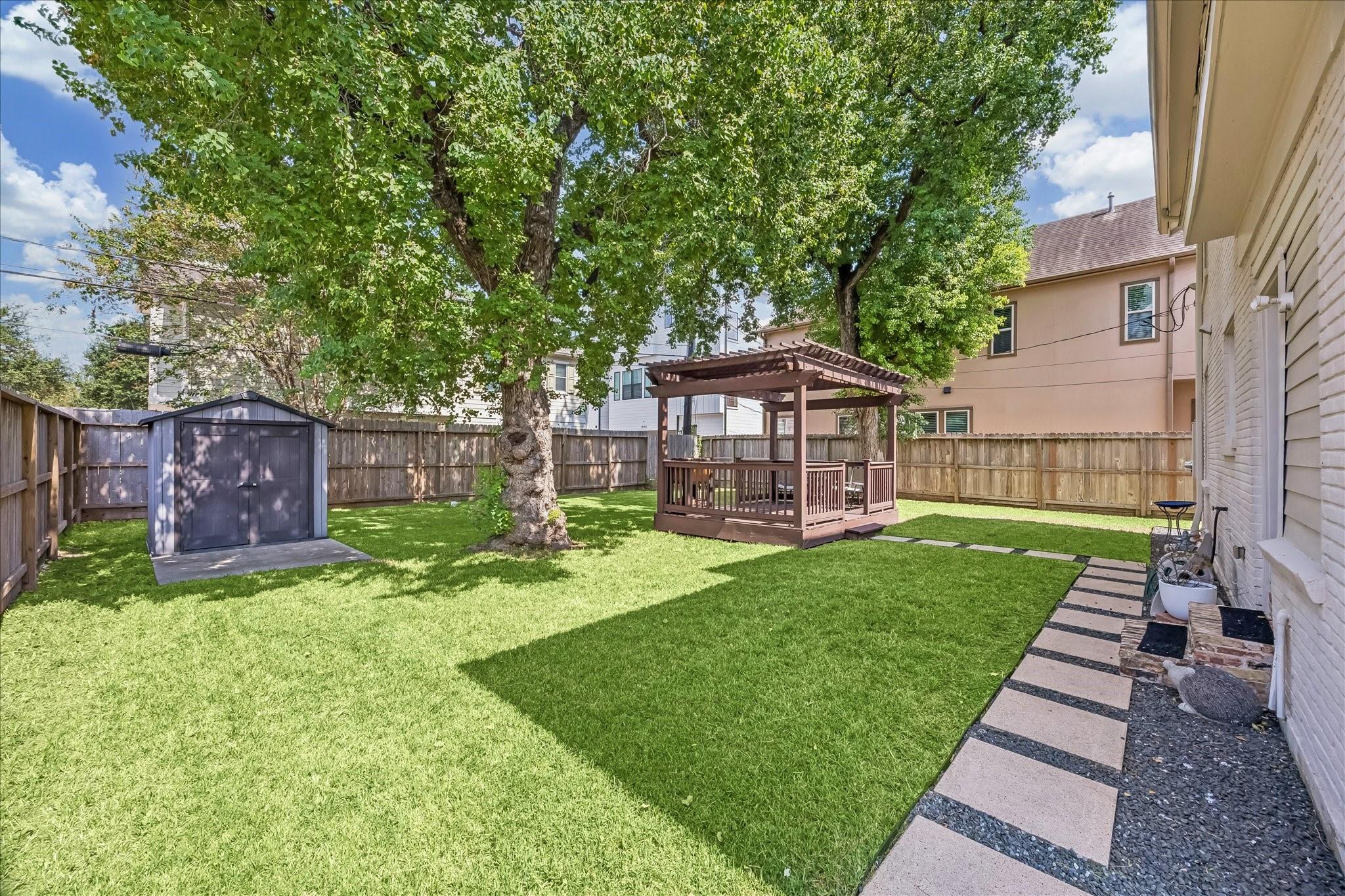 1909 Rosewood Street