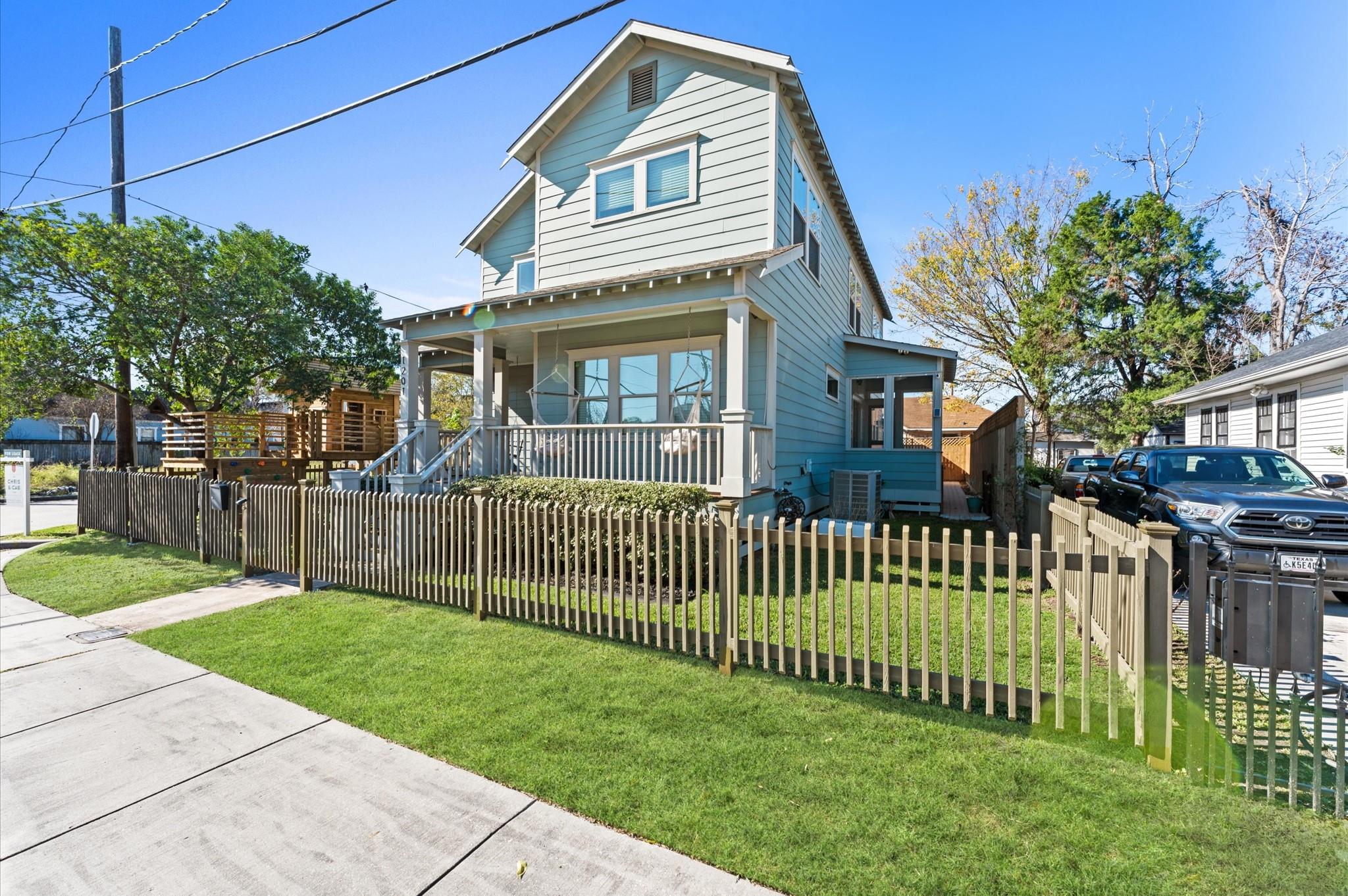 1201 Tabor Street