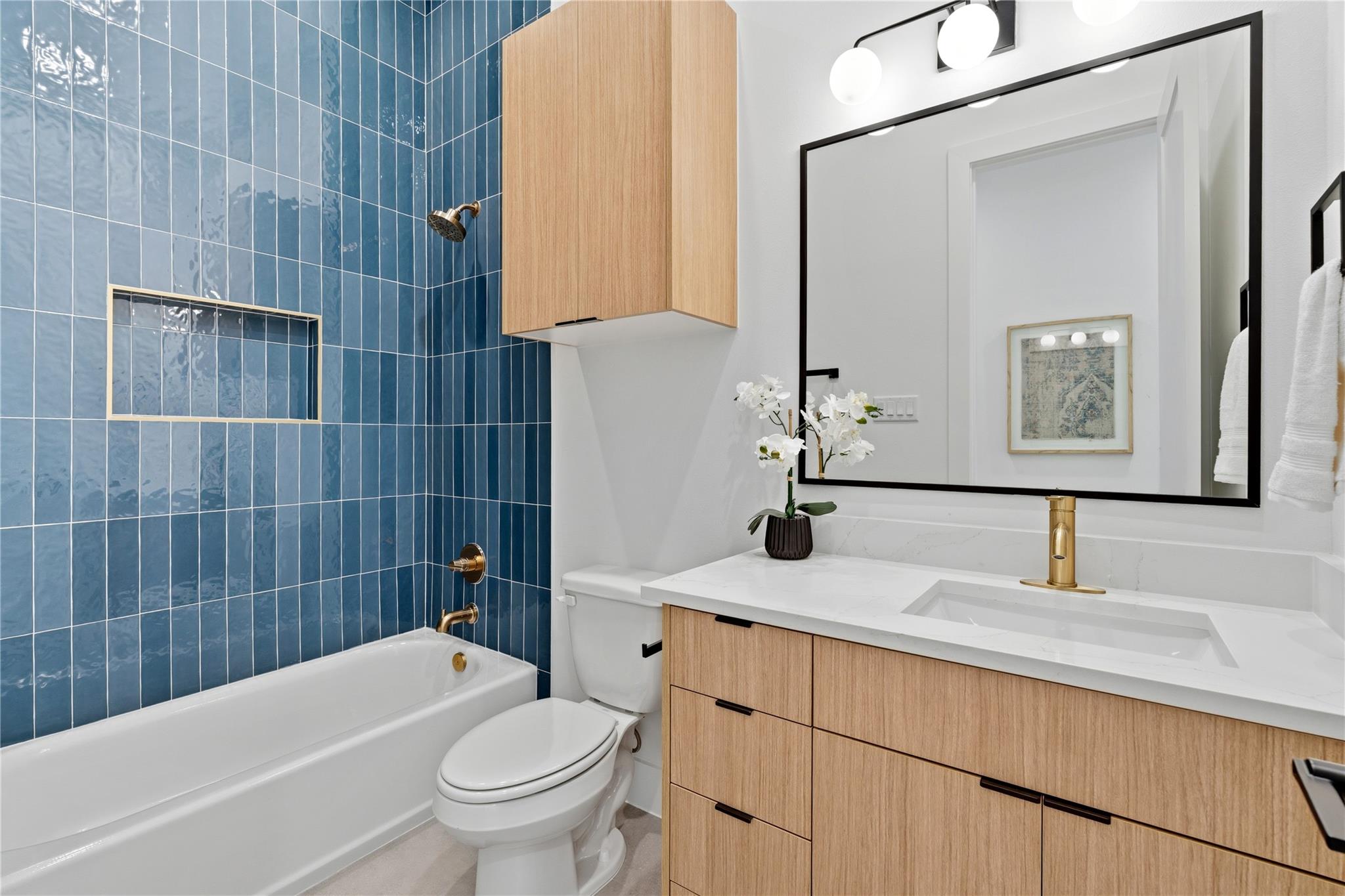 4608 Gunter Street Unit: A/B