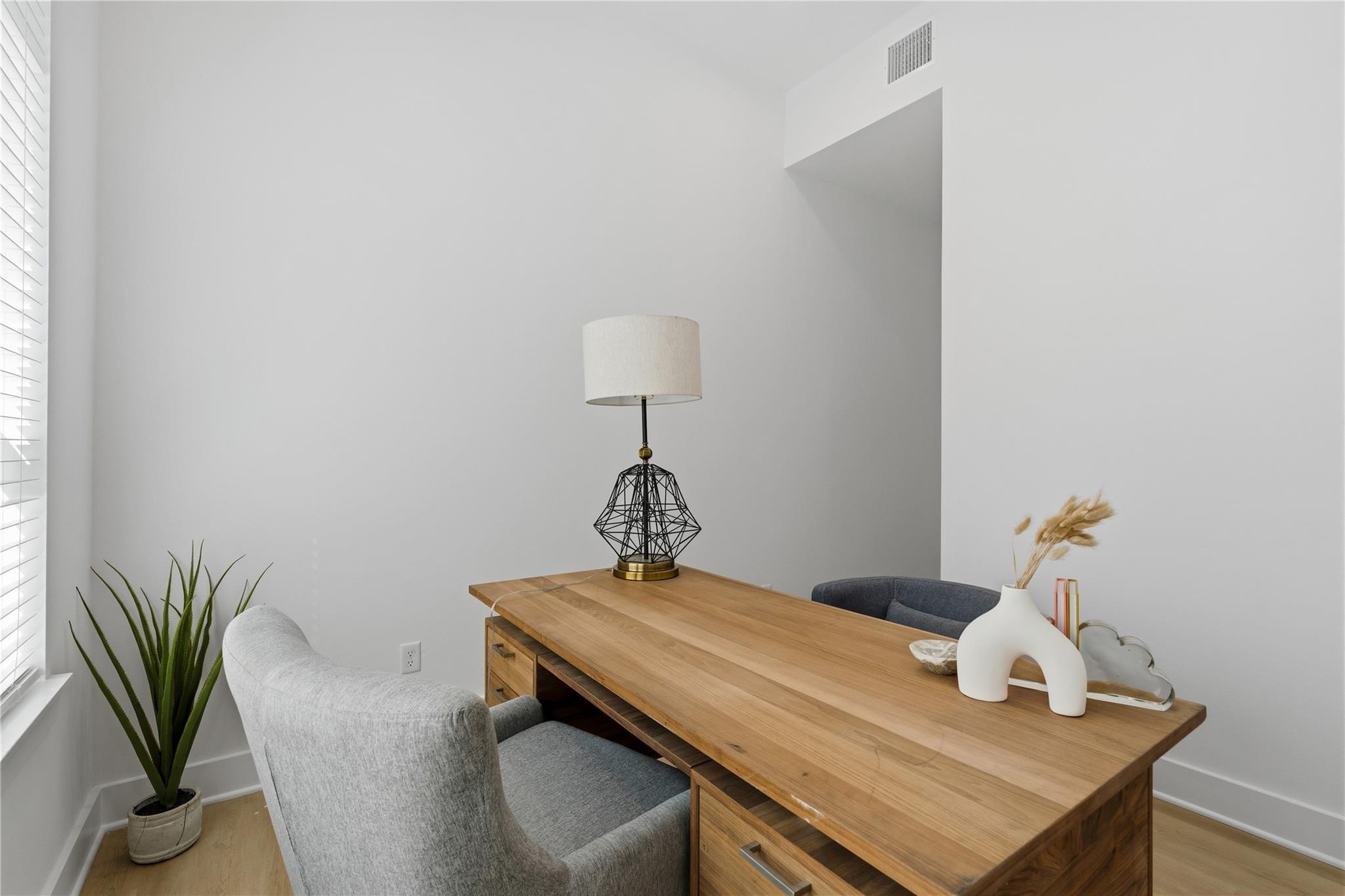 4608 Gunter Street Unit: A/B