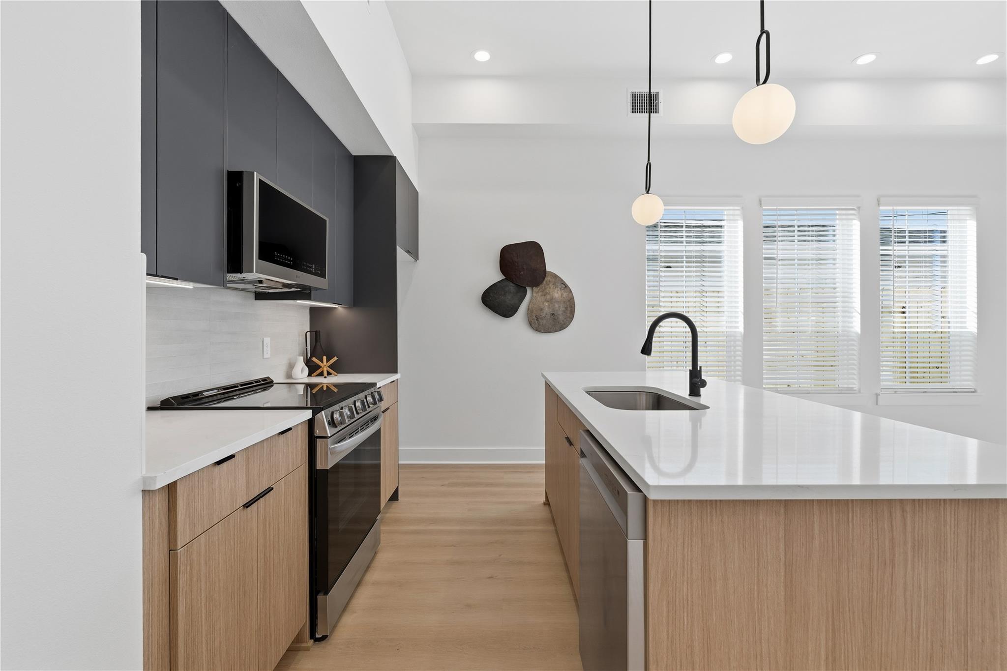 4608 Gunter Street Unit: A/B