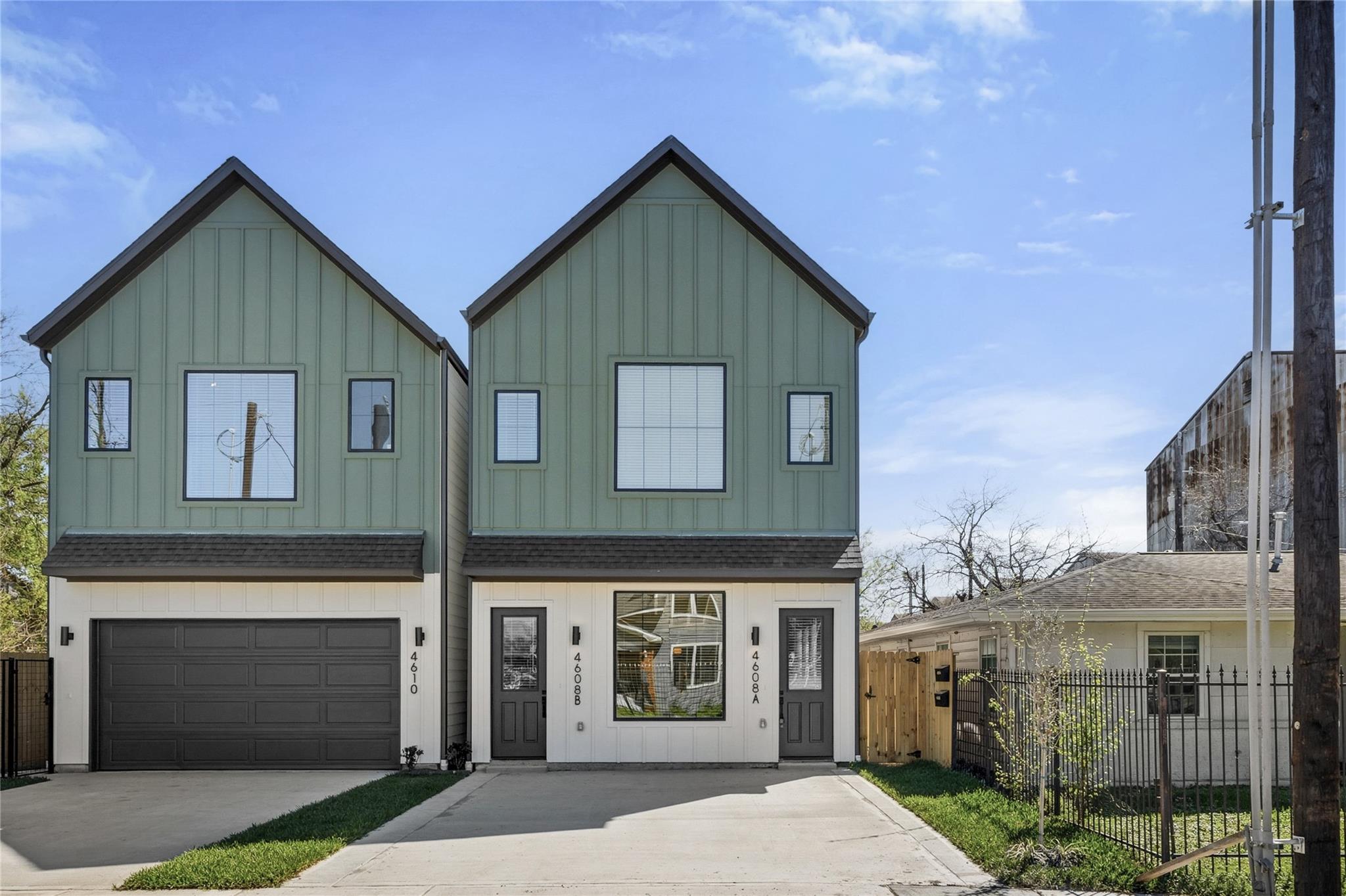 4608 Gunter Street Unit: A/B
