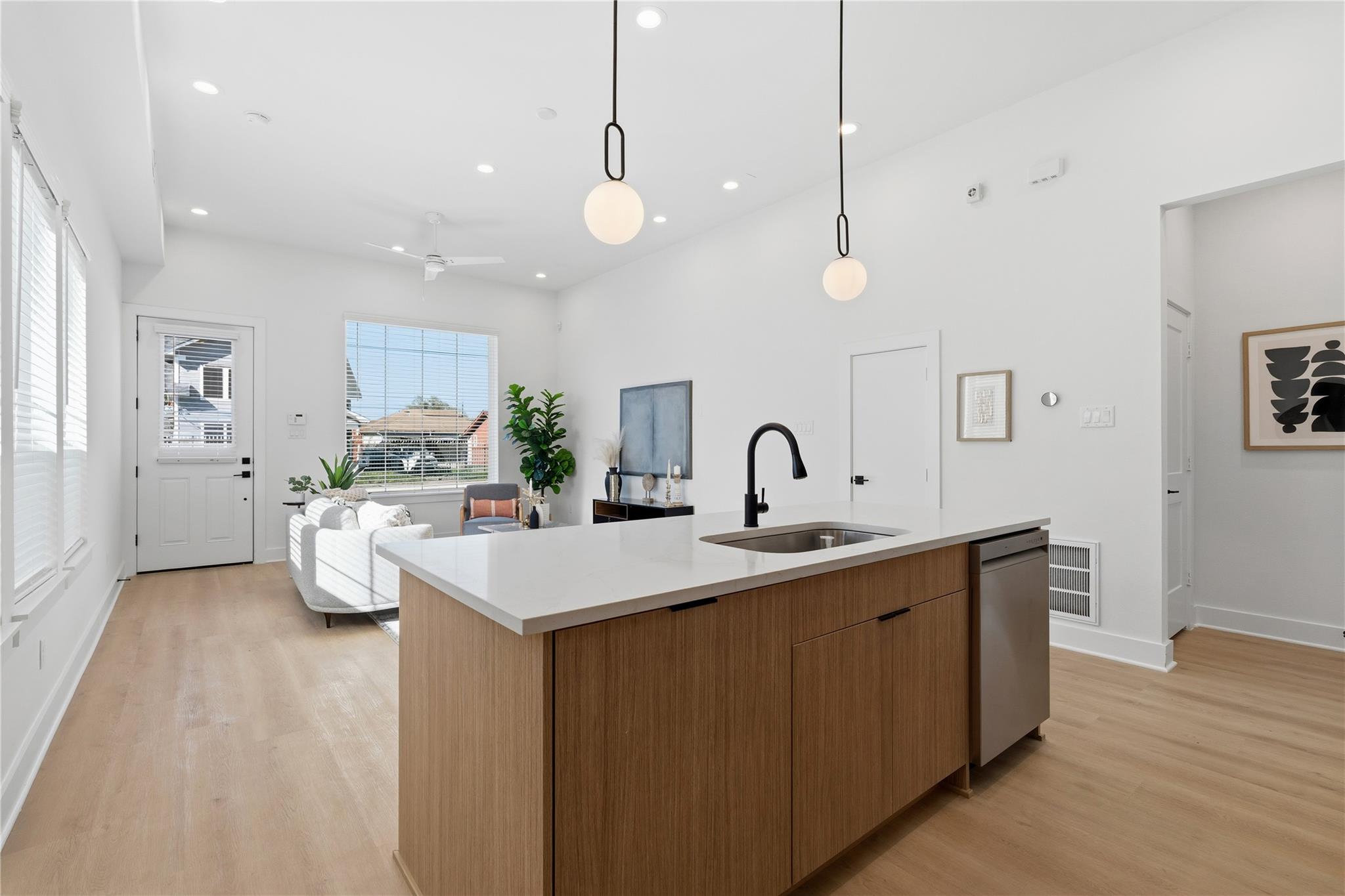 4608 Gunter Street Unit: A/B