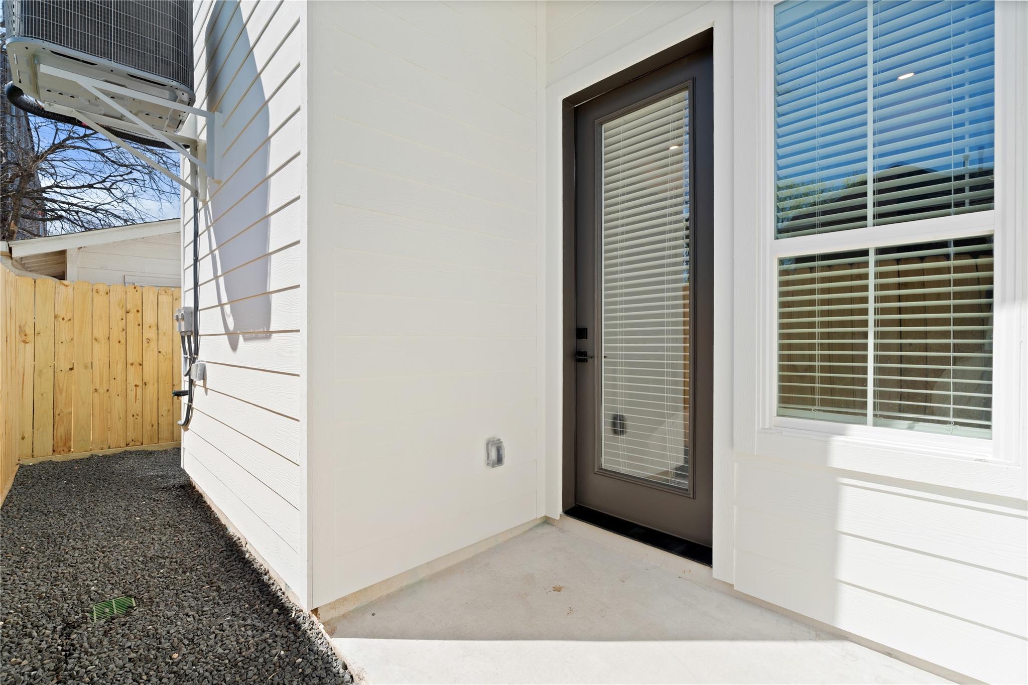 4608 Gunter Street Unit: A/B