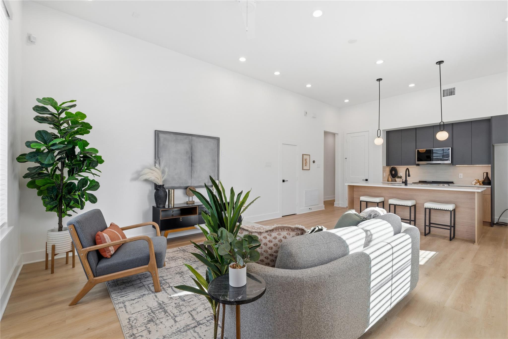 4608 Gunter Street Unit: A/B
