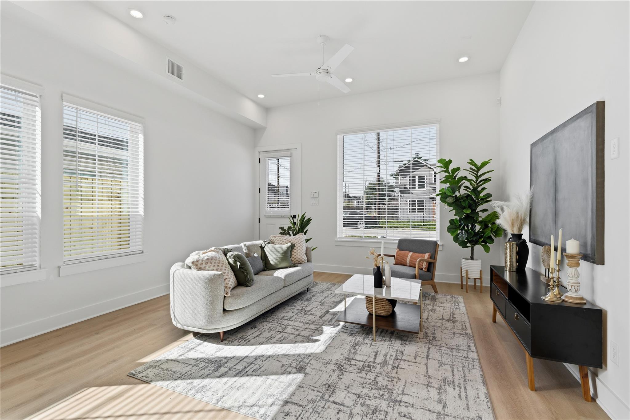 4608 Gunter Street Unit: A/B