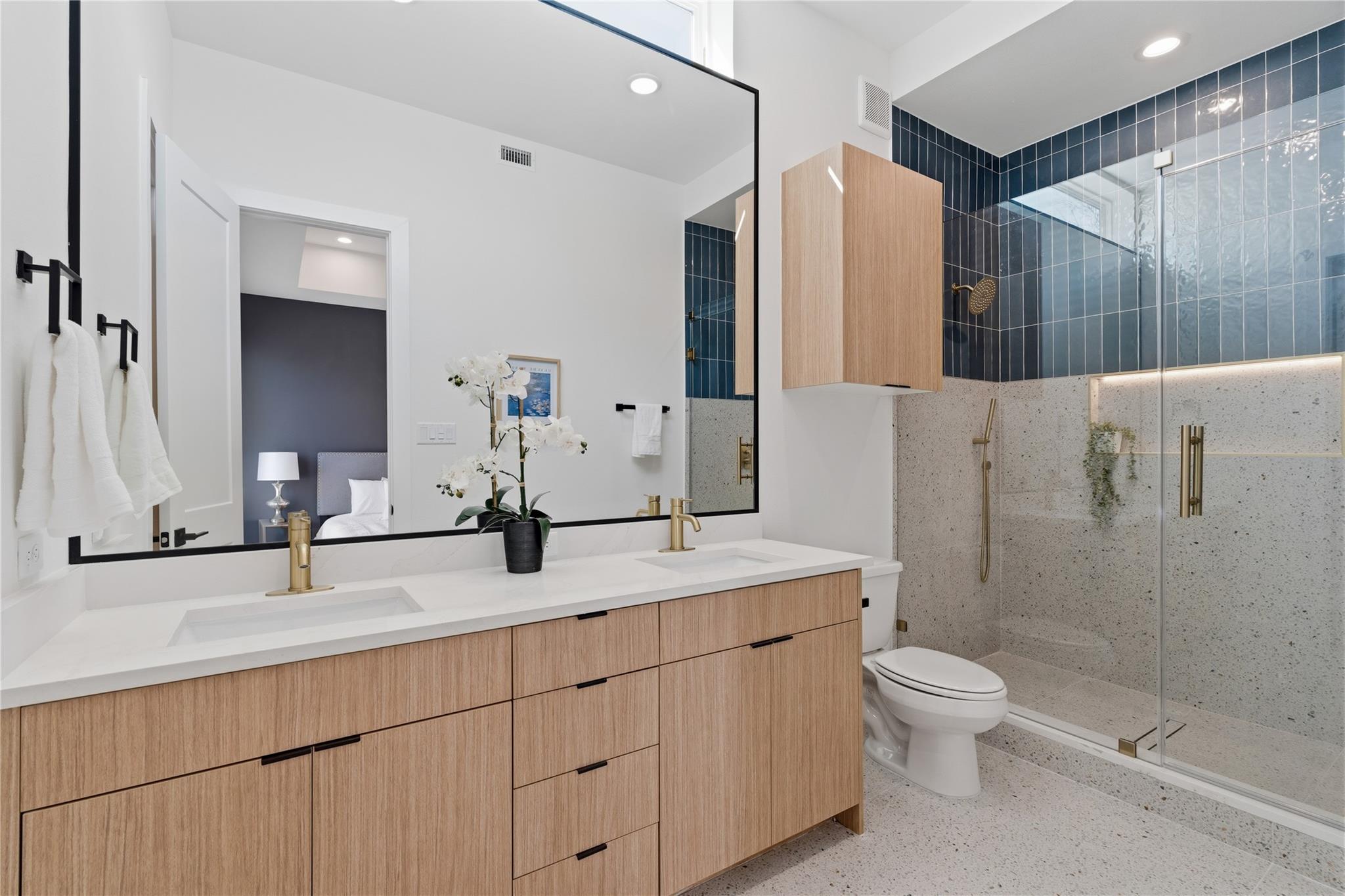 4608 Gunter Street Unit: A/B
