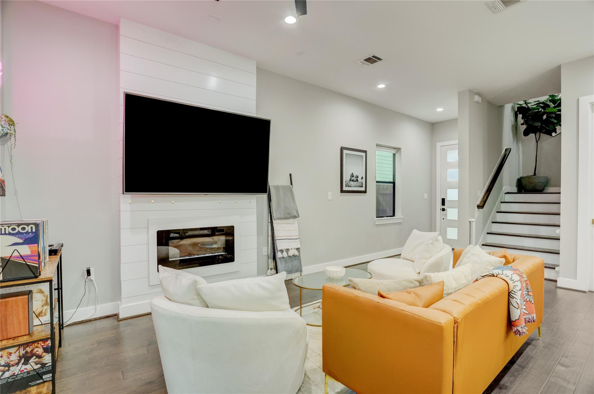 115 E 44th Street