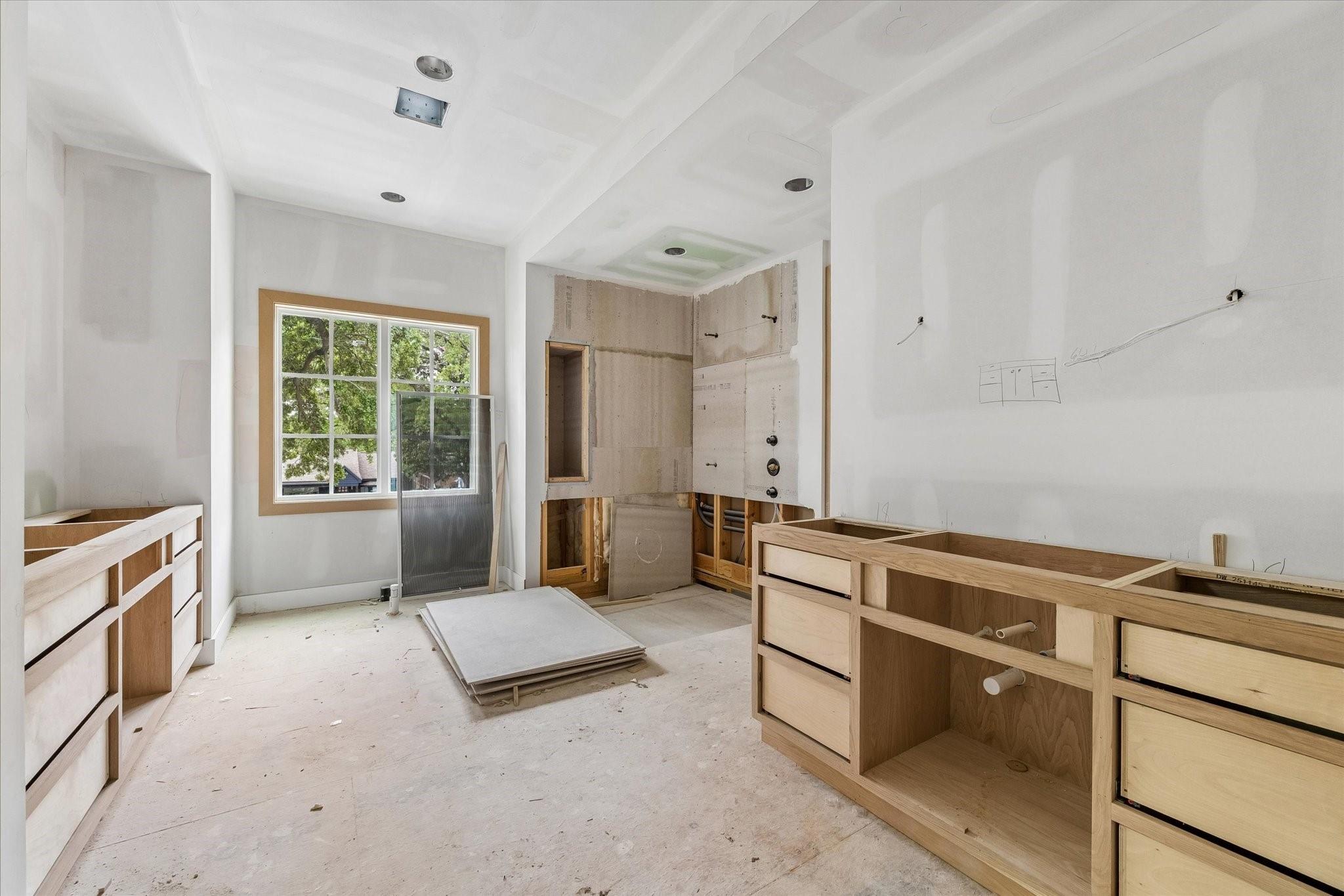 1050 W 42nd Street
