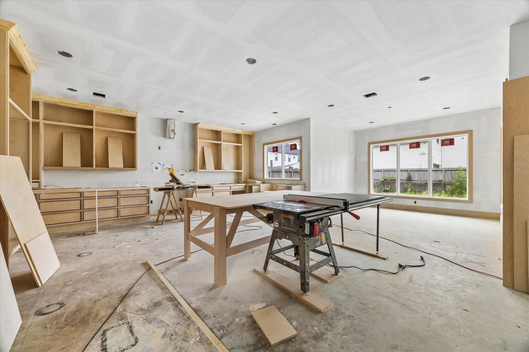 1050 W 42nd Street