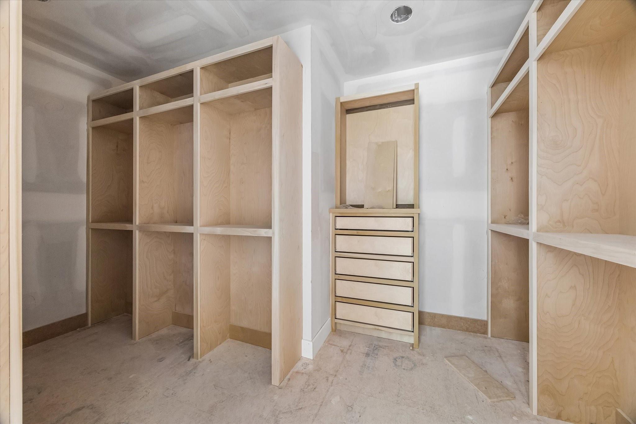 1050 W 42nd Street
