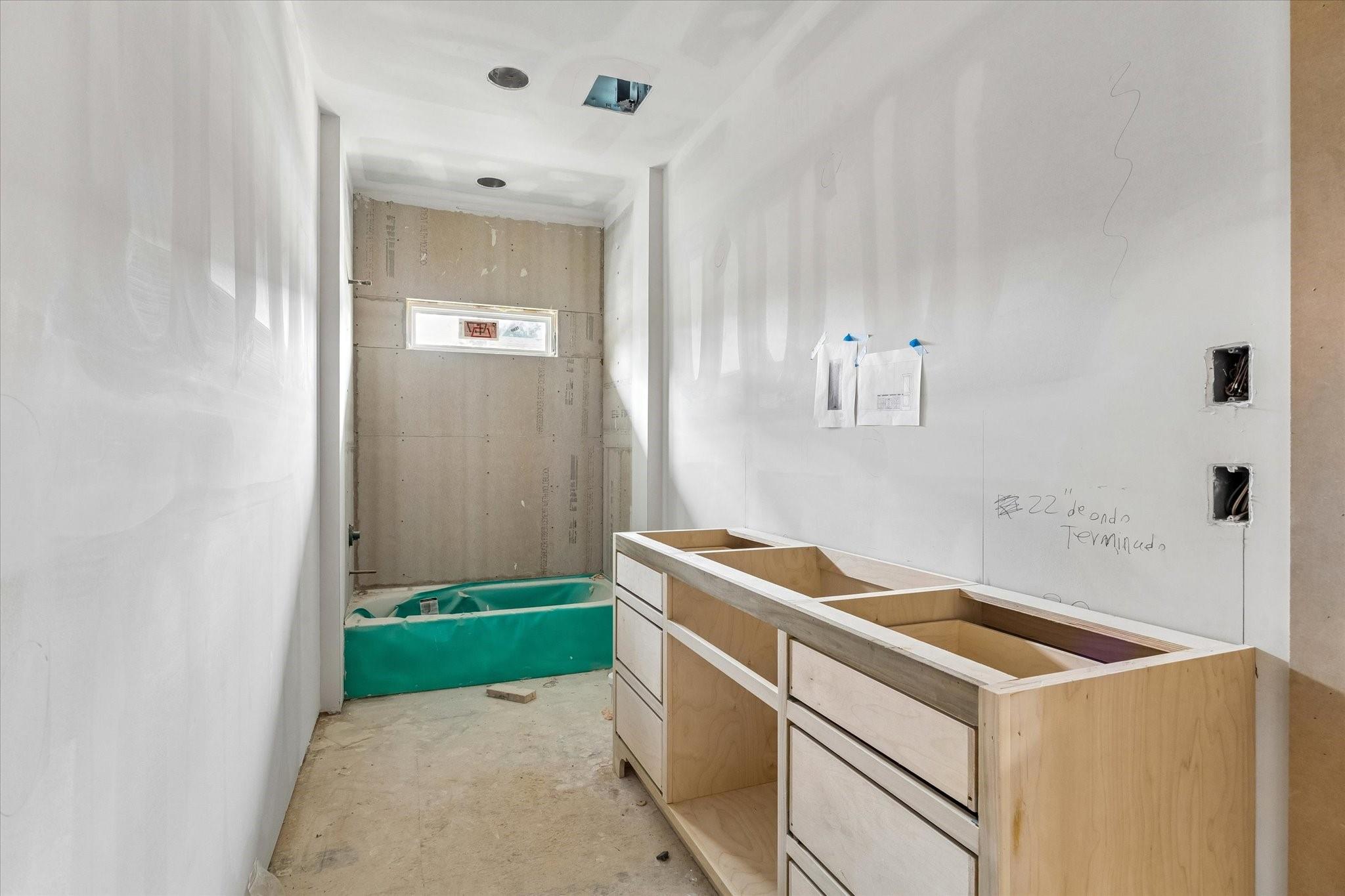 1050 W 42nd Street