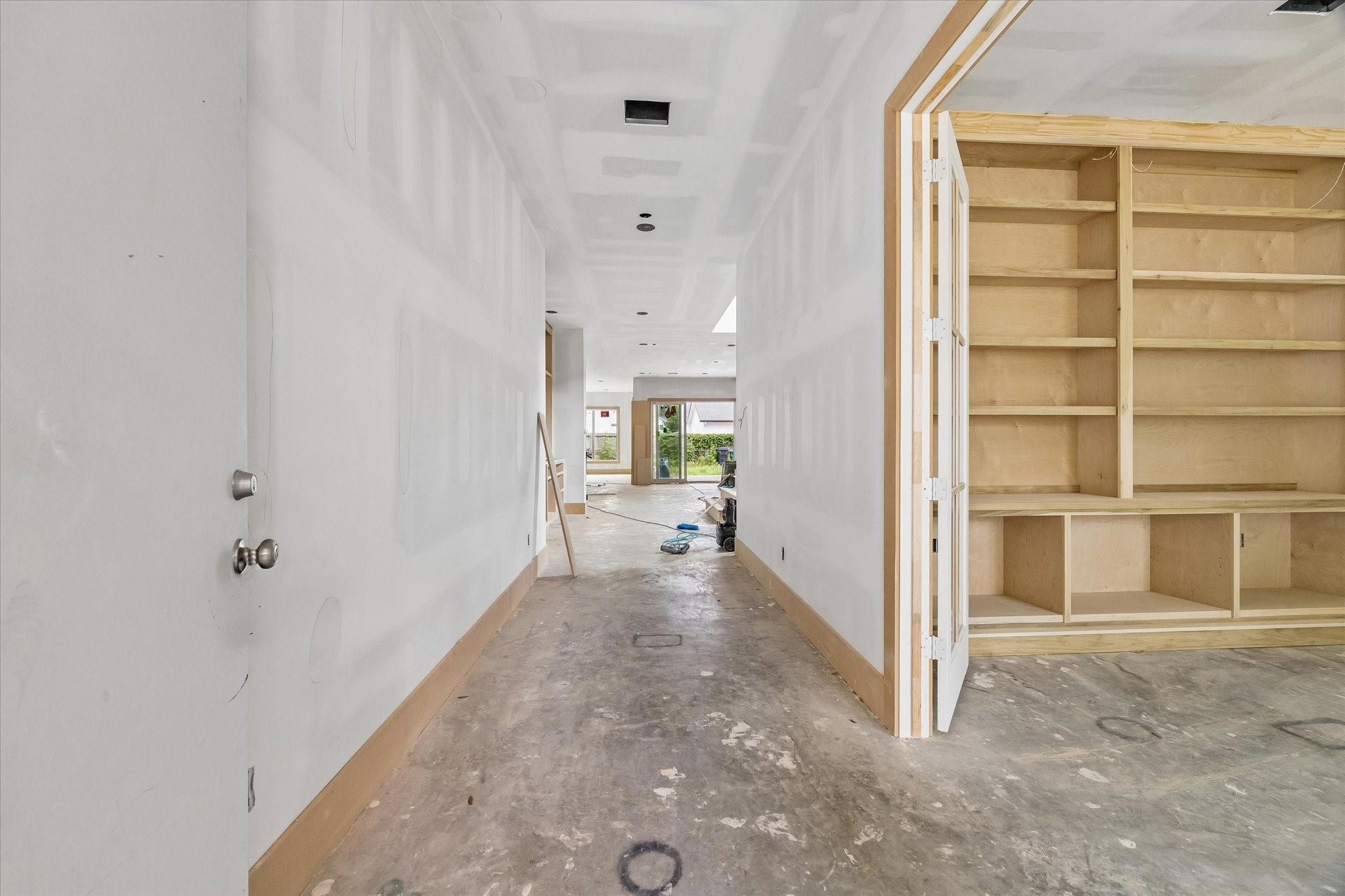 1050 W 42nd Street