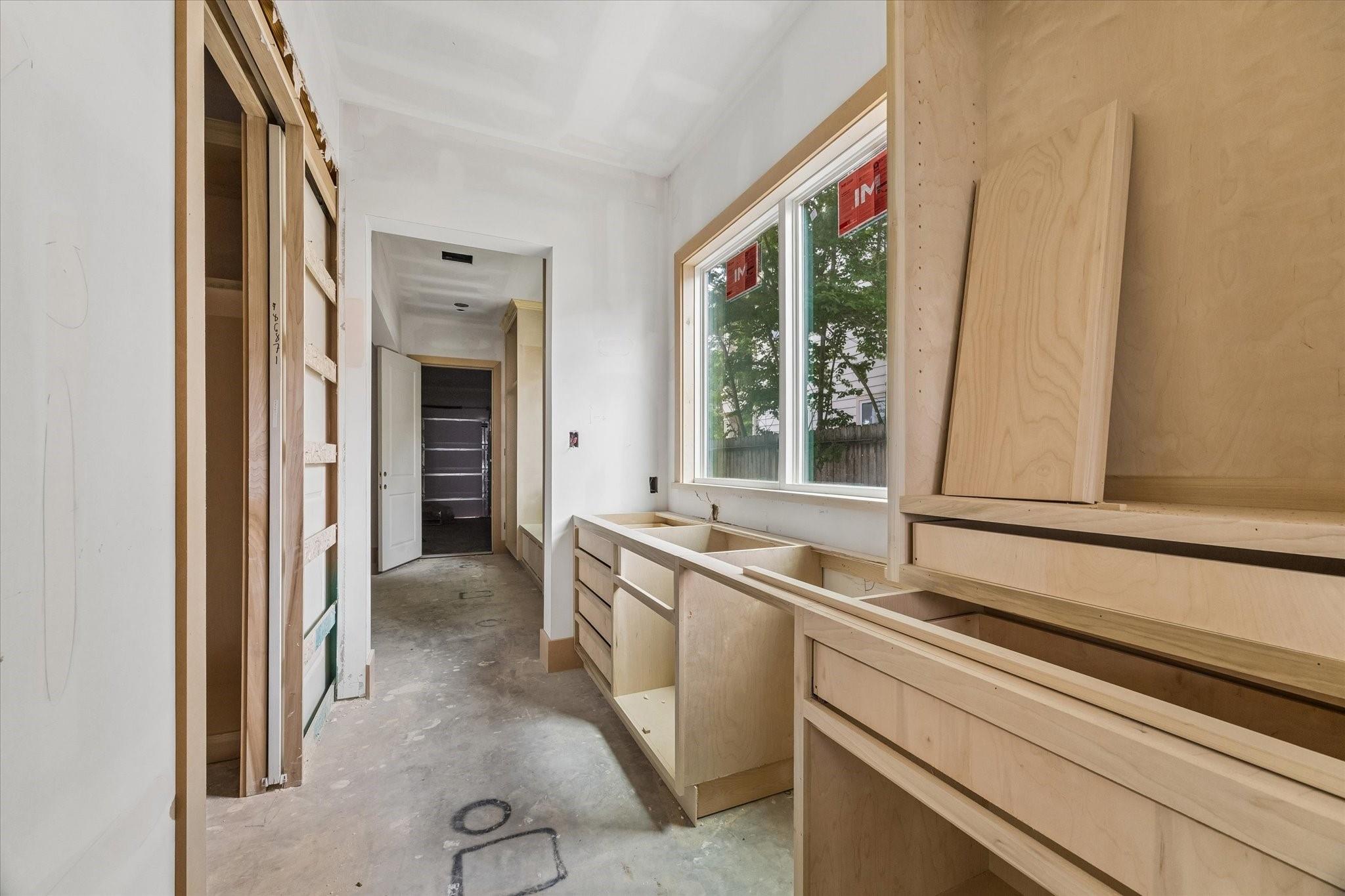 1050 W 42nd Street