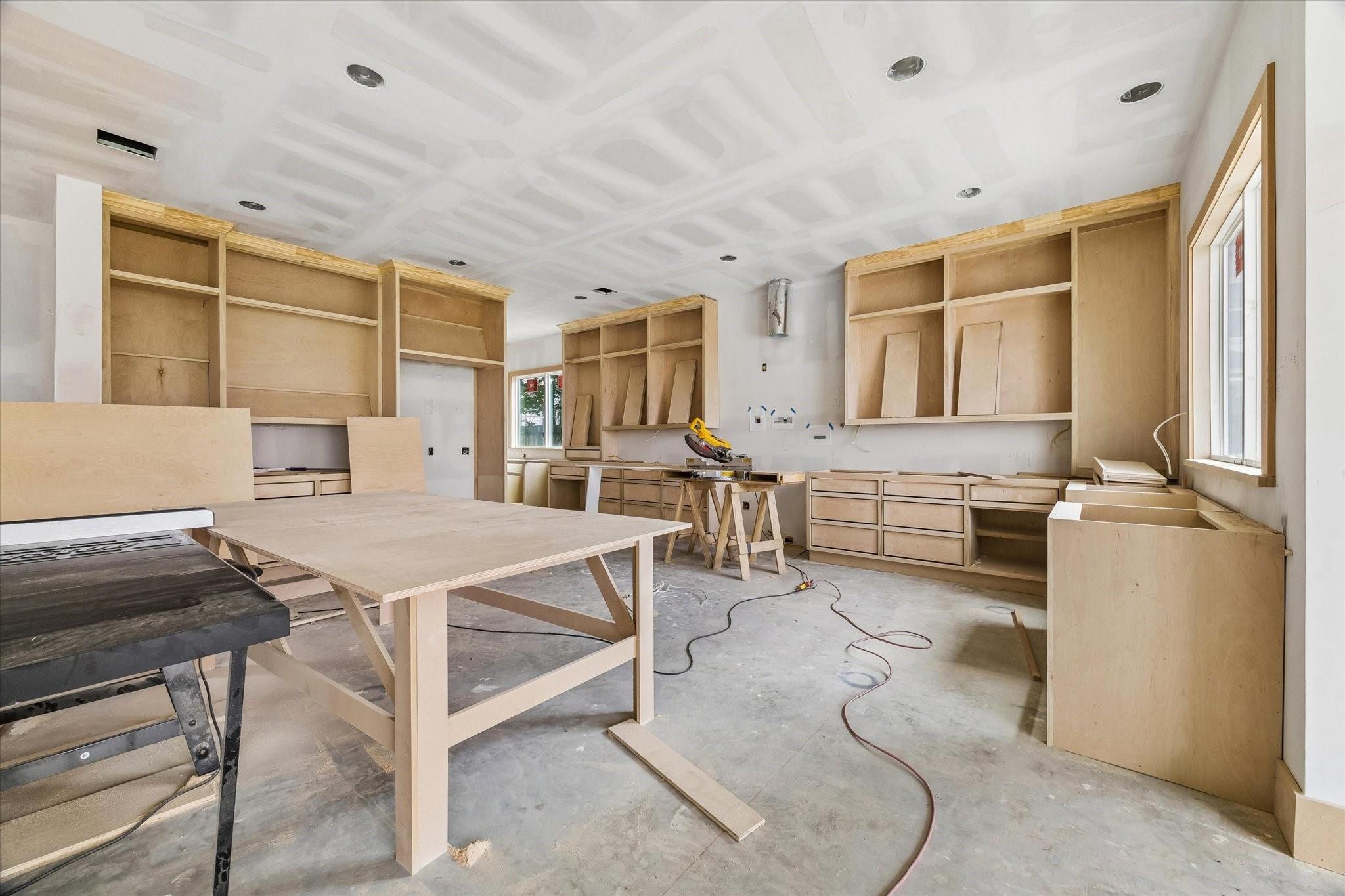 1050 W 42nd Street