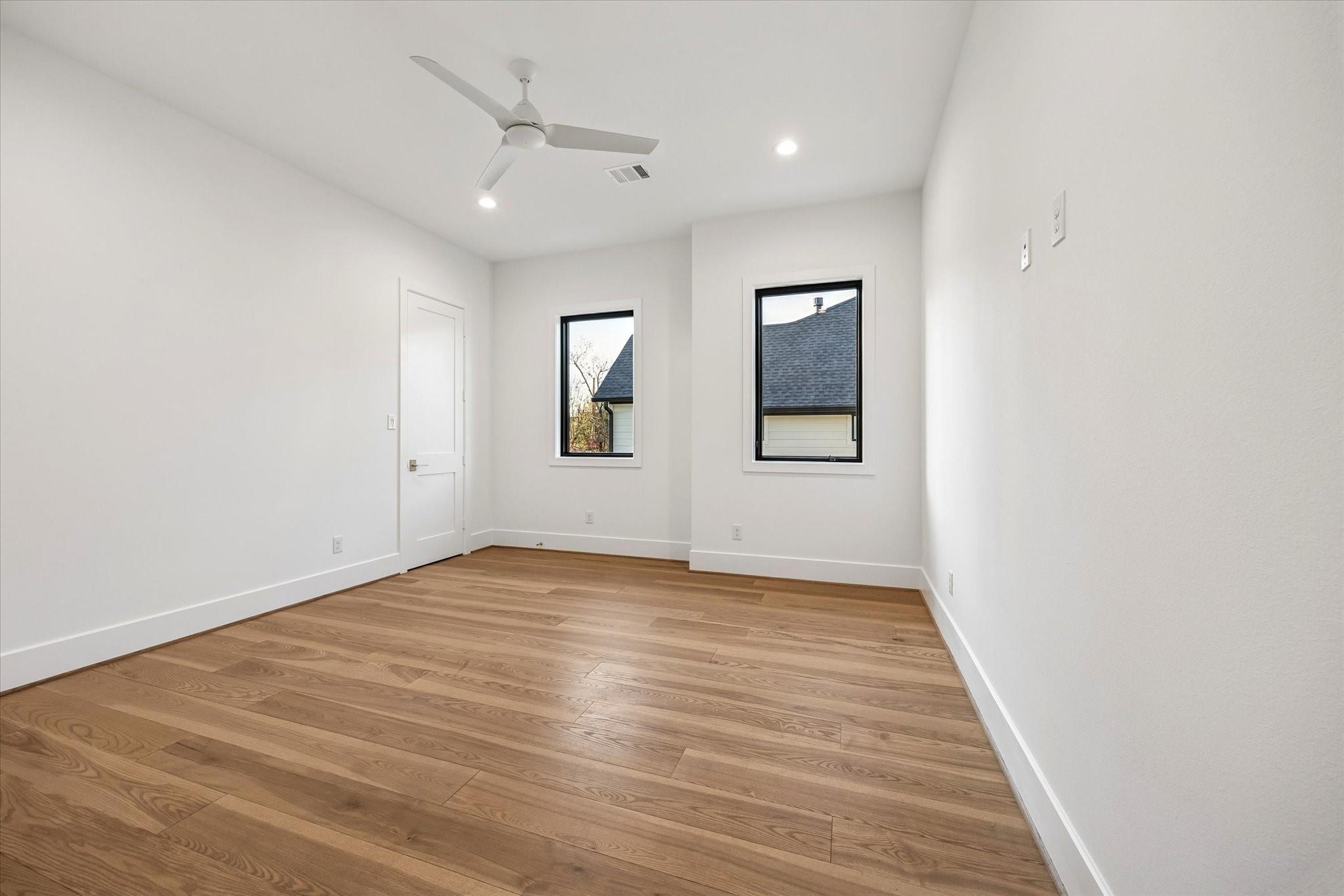 320 W 32nd Street