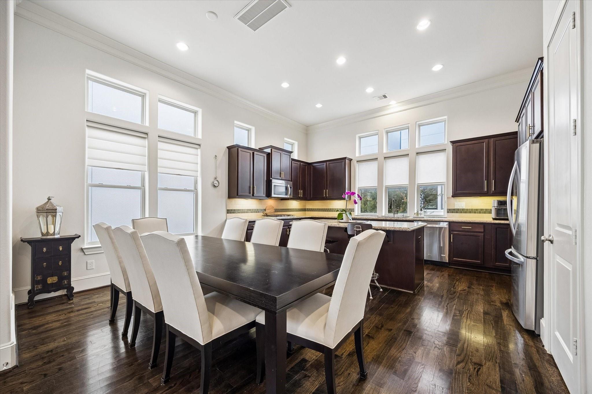 2725 Cohn Garden