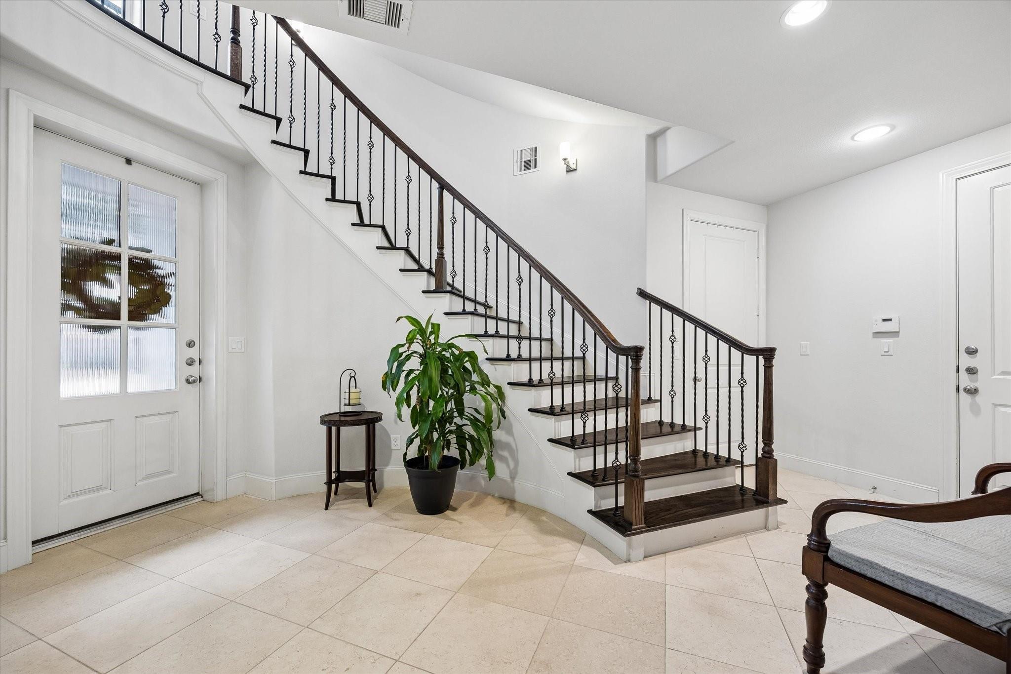 2725 Cohn Garden