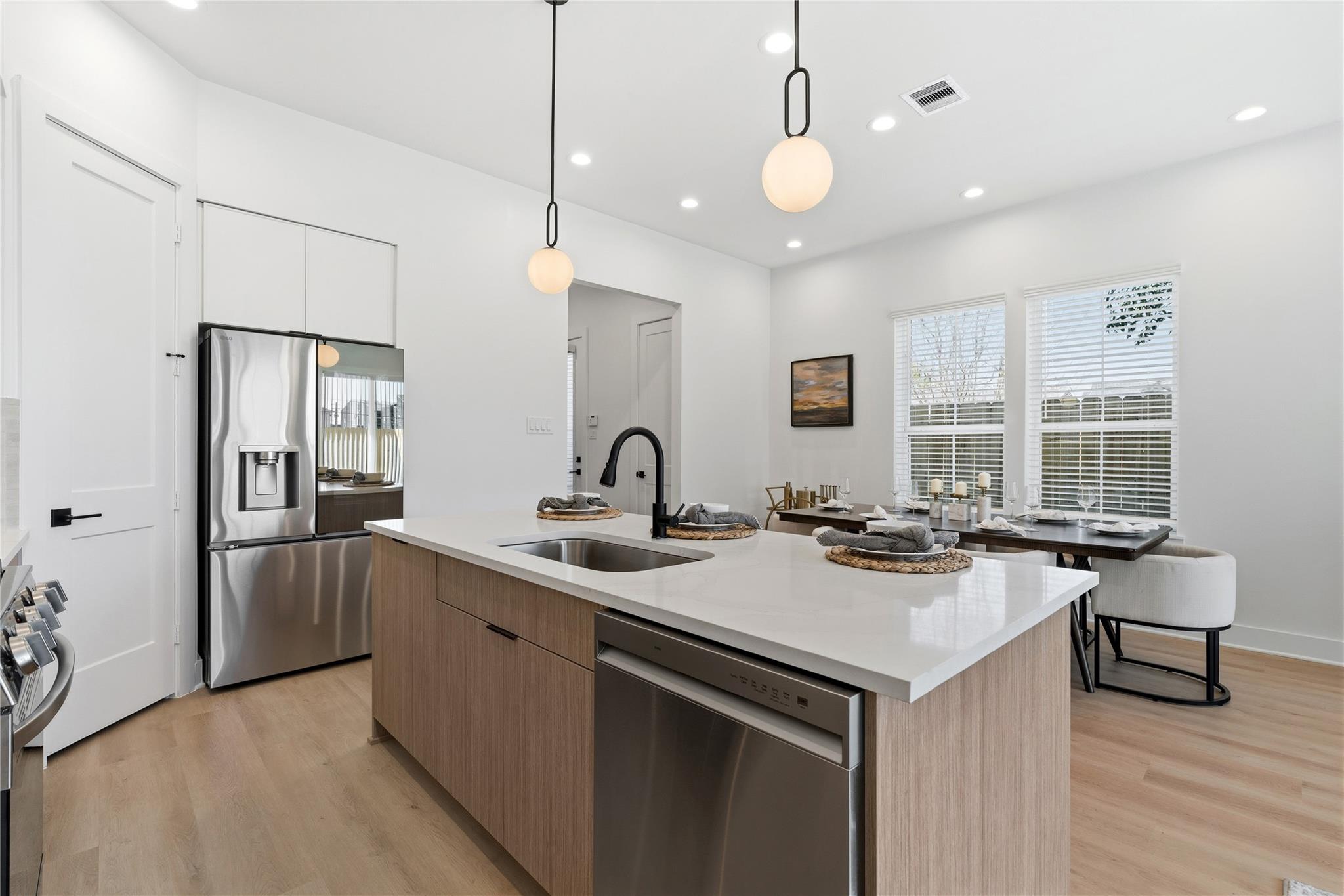 4608 A/B & 4610 Gunter Street