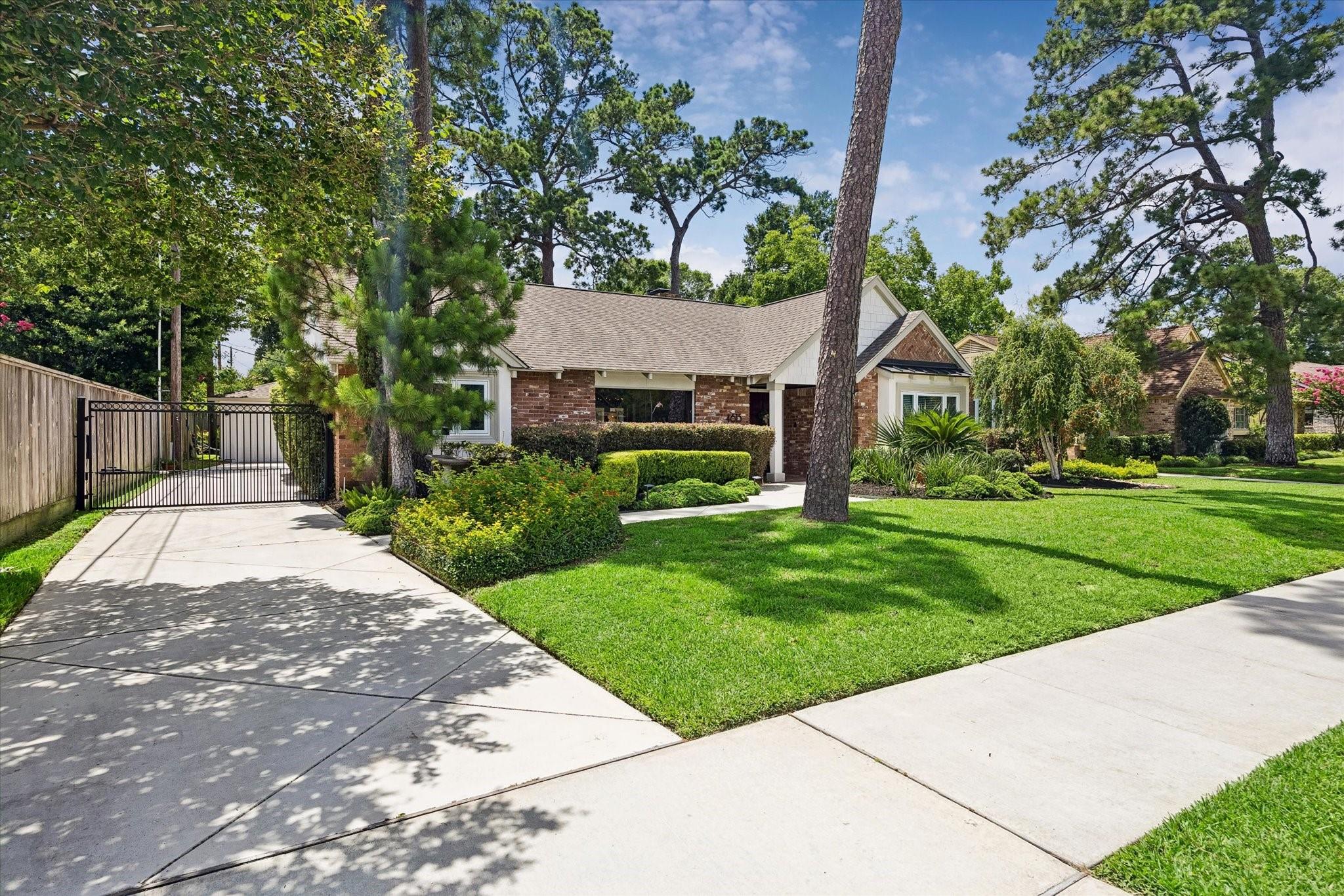 4615 Golf Drive