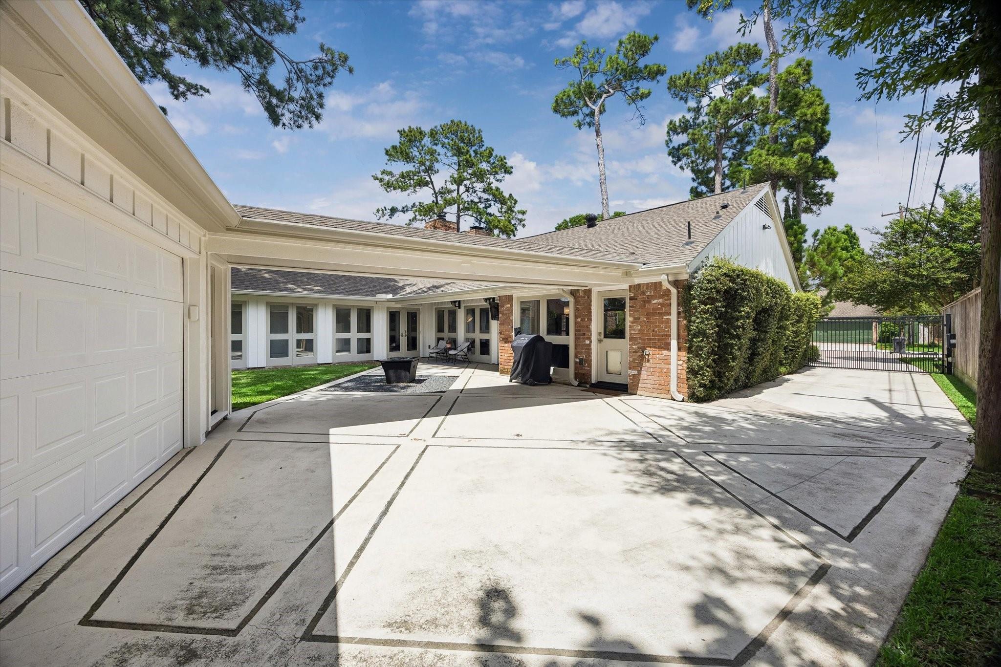 4615 Golf Drive