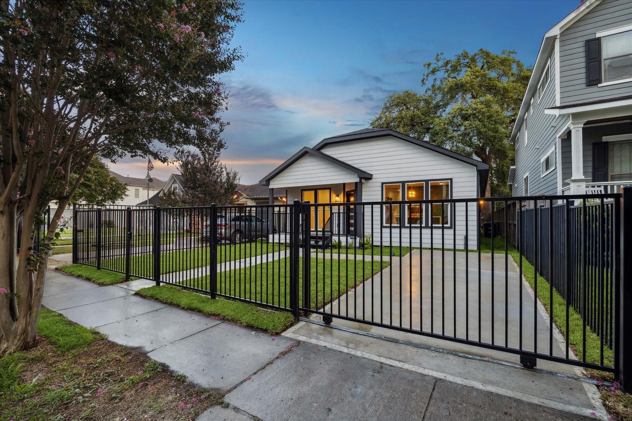 318 W 24th Street, Houston